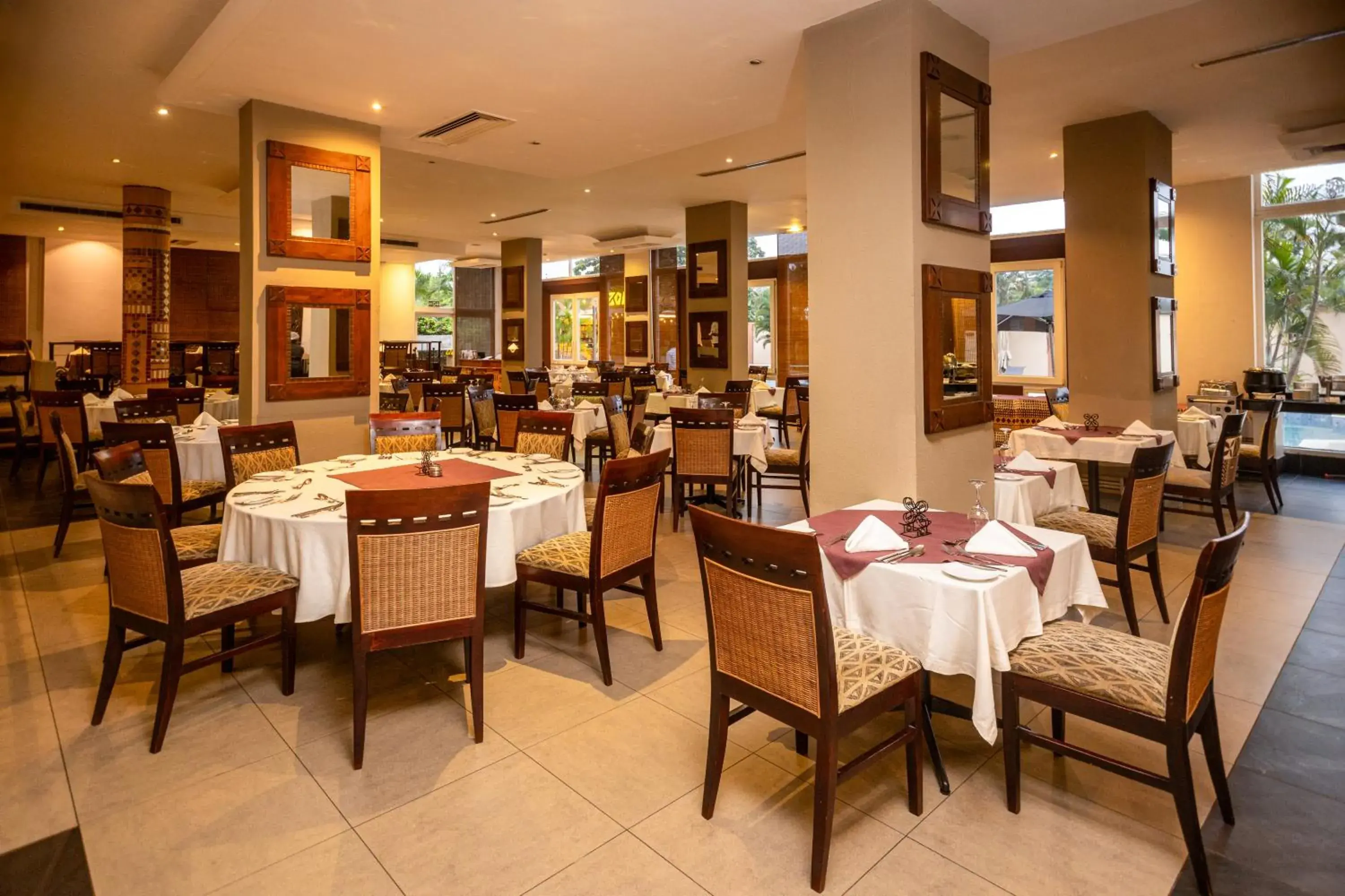 Restaurant/places to eat in The African Regent Hotel Restaurant/places to eat in The African Regent Hotel