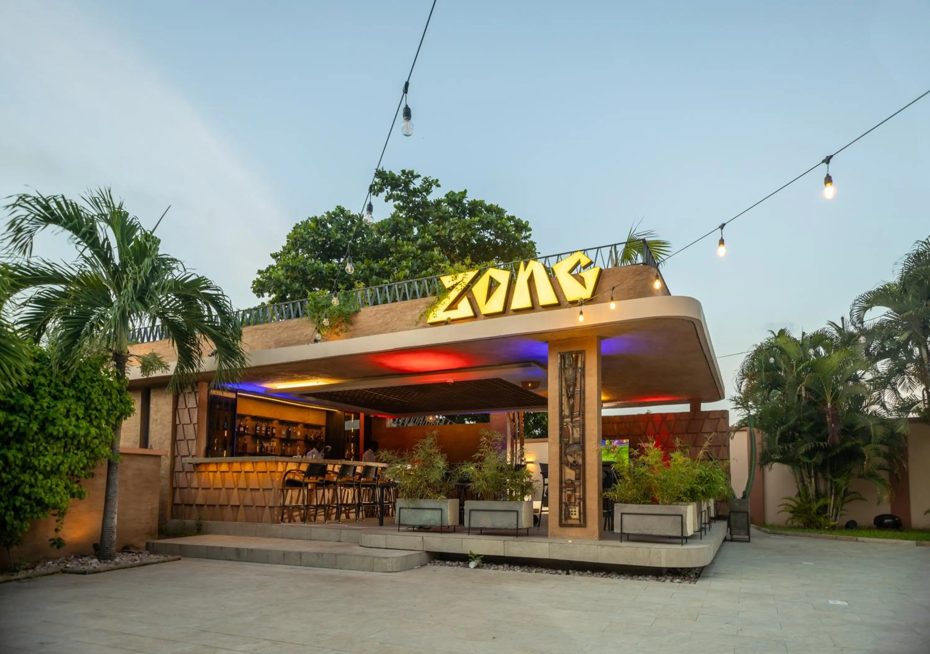 Lounge or bar in The African Regent Hotel