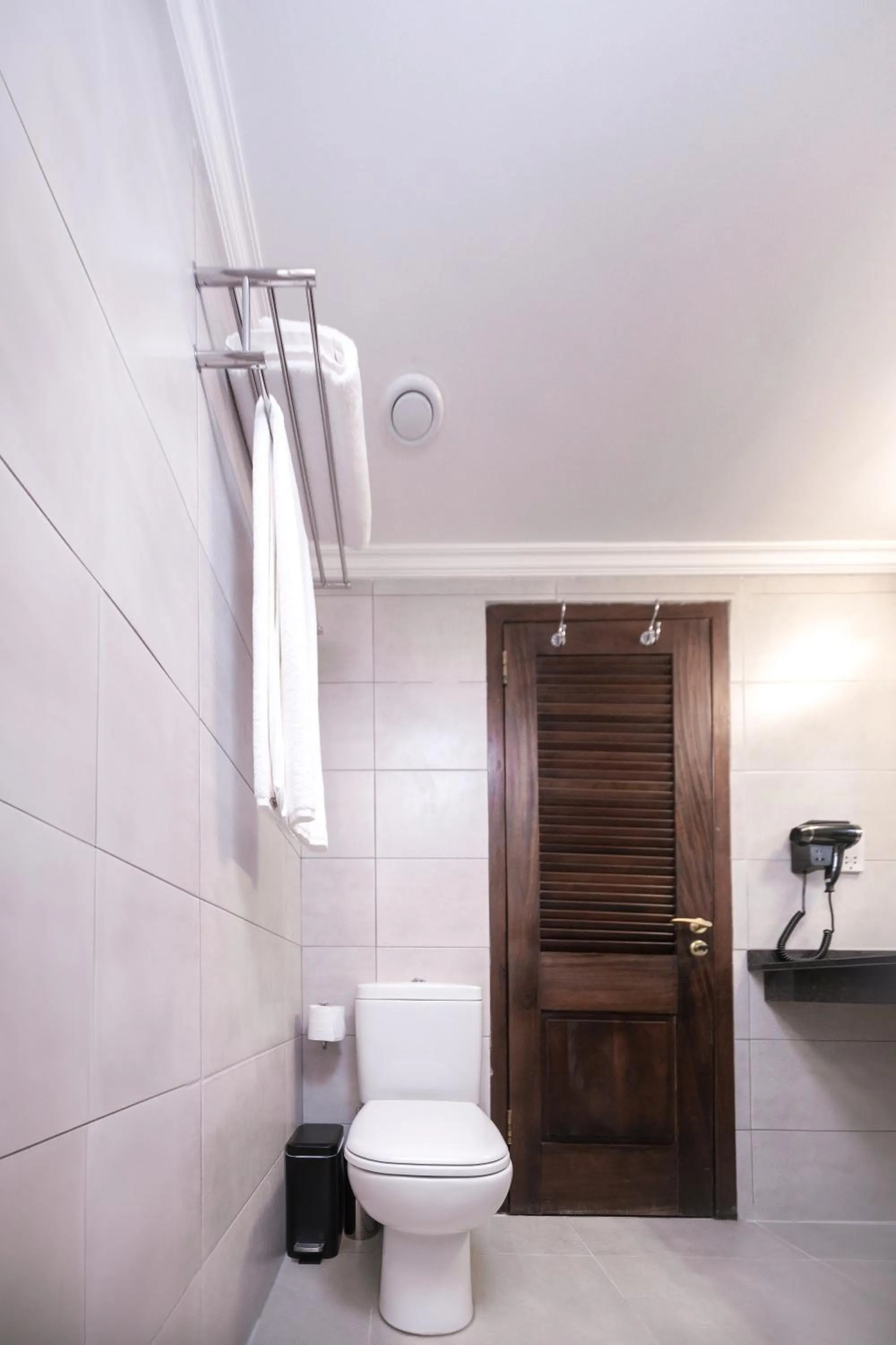 Toilet in The African Regent Hotel