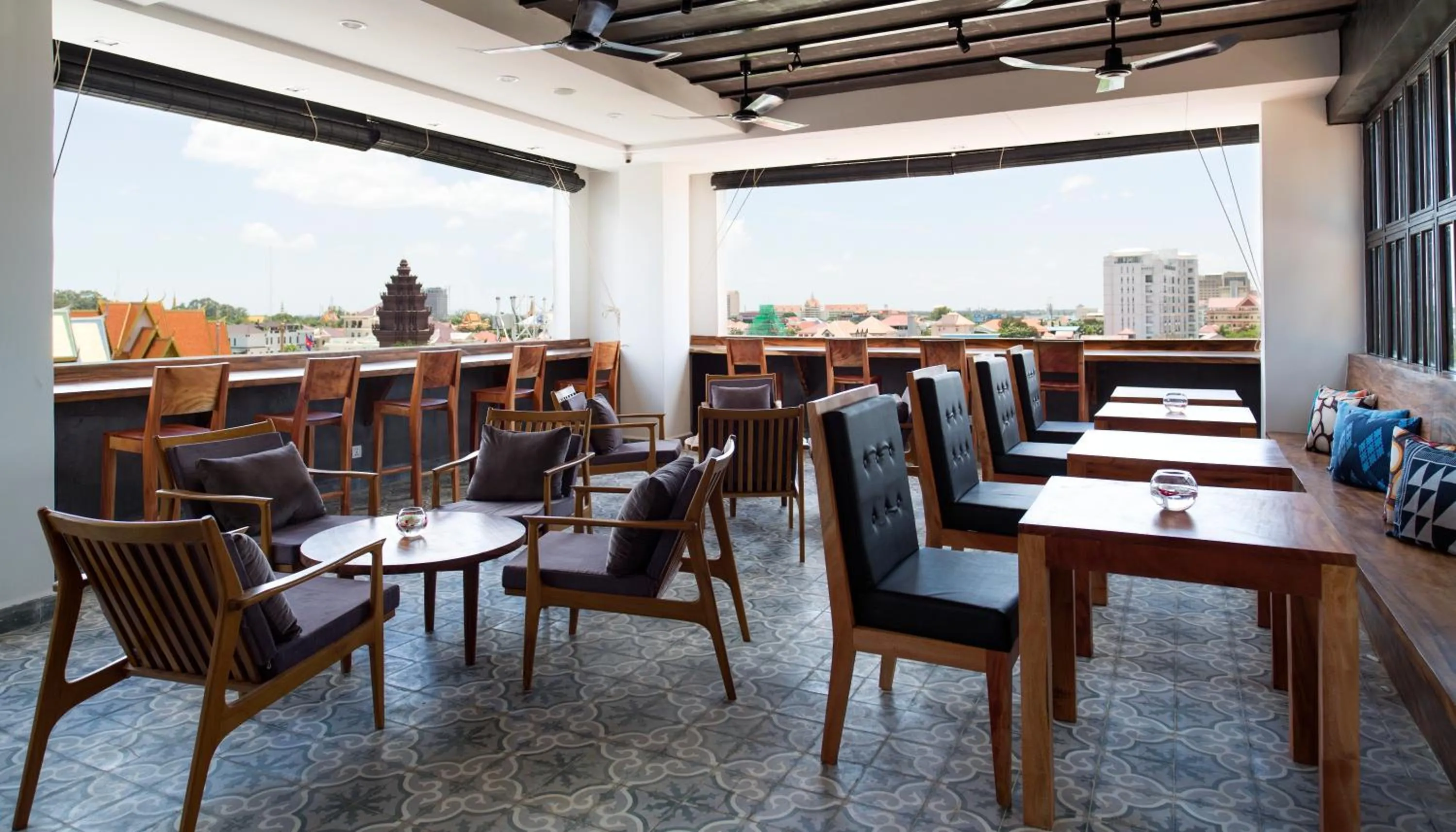 Restaurant/places to eat in PATIO Hotel & Urban Resort