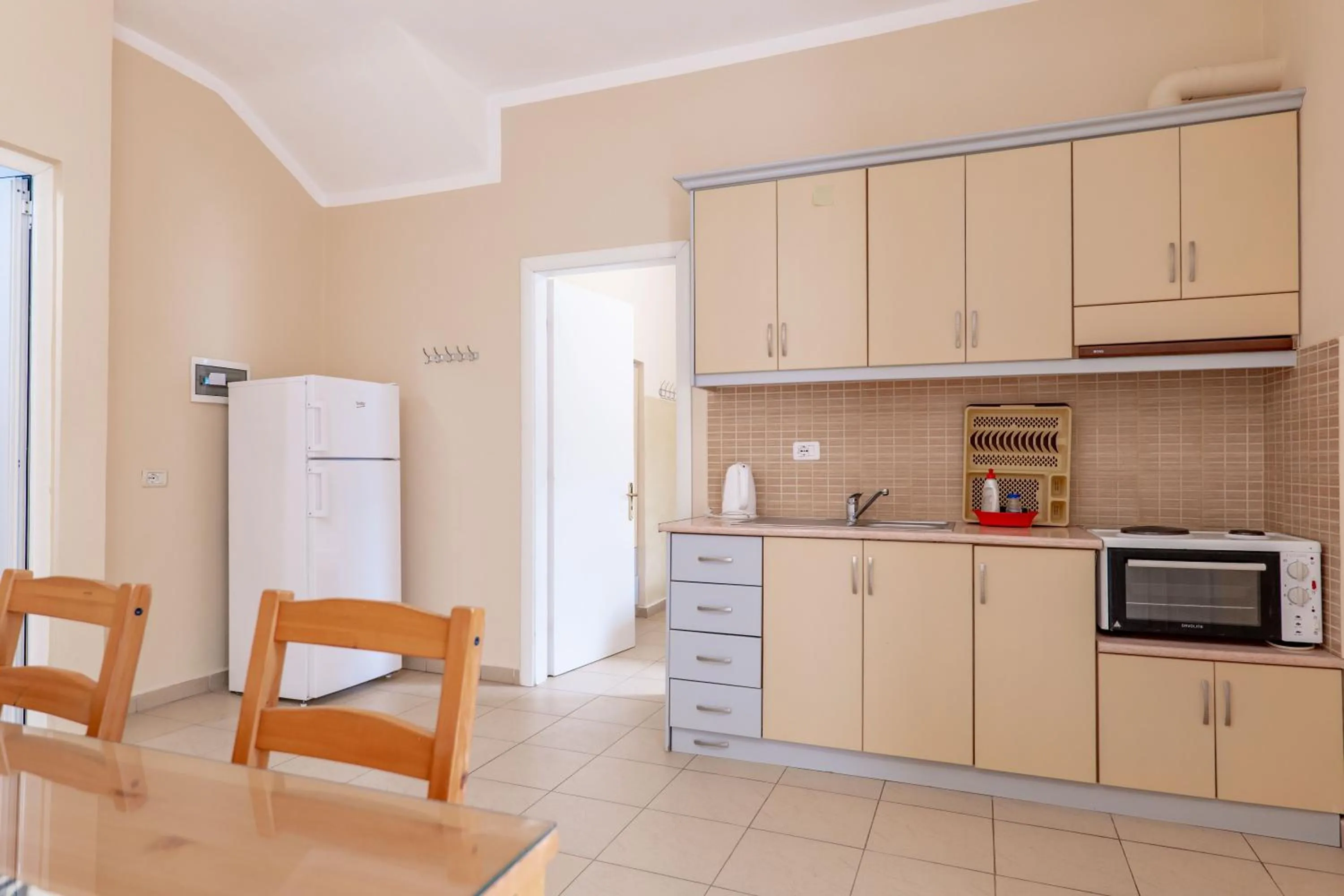 Kitchen or kitchenette in Gregory's Apartments