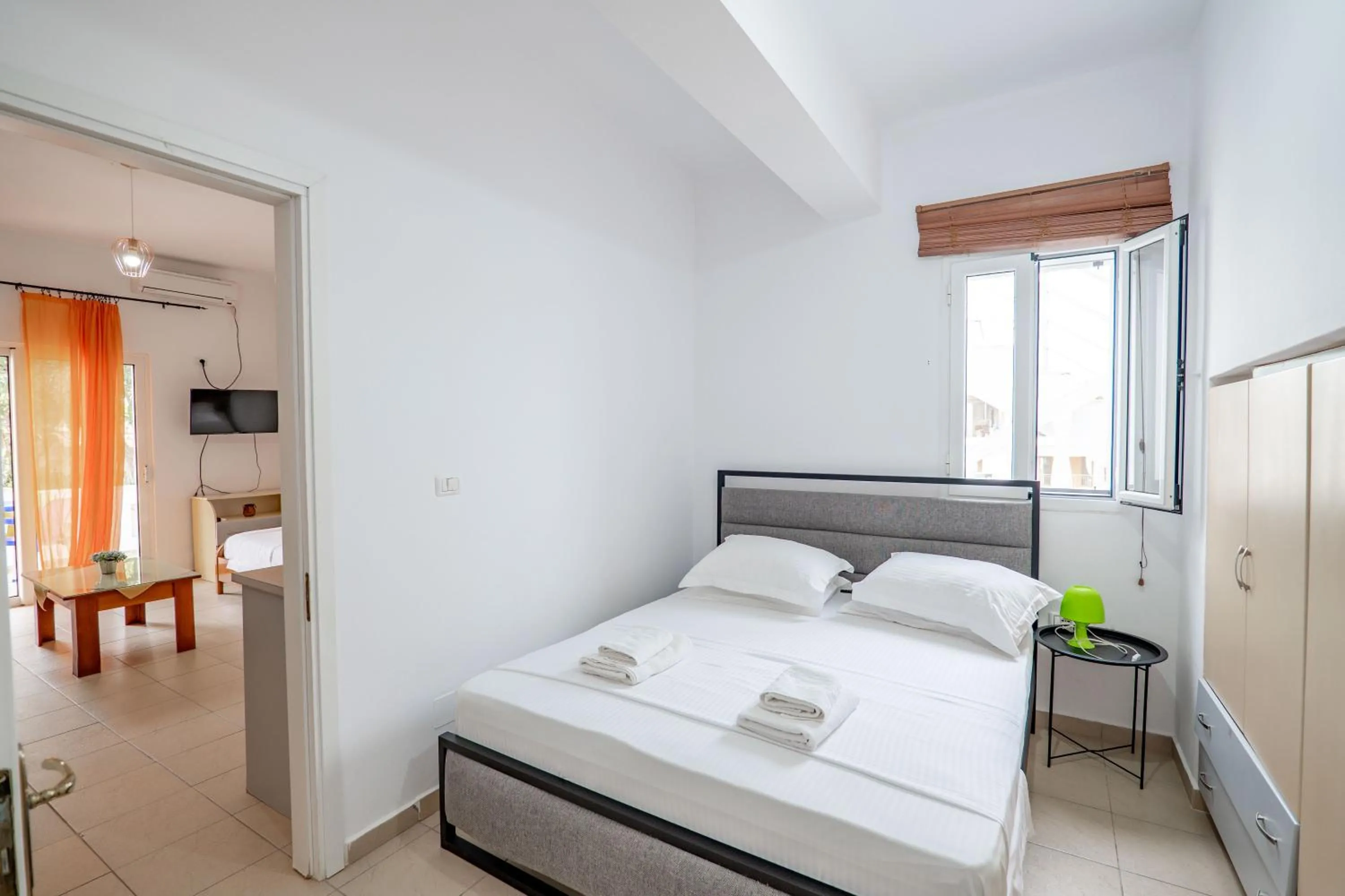 Bedroom, Bed in Gregory's Apartments