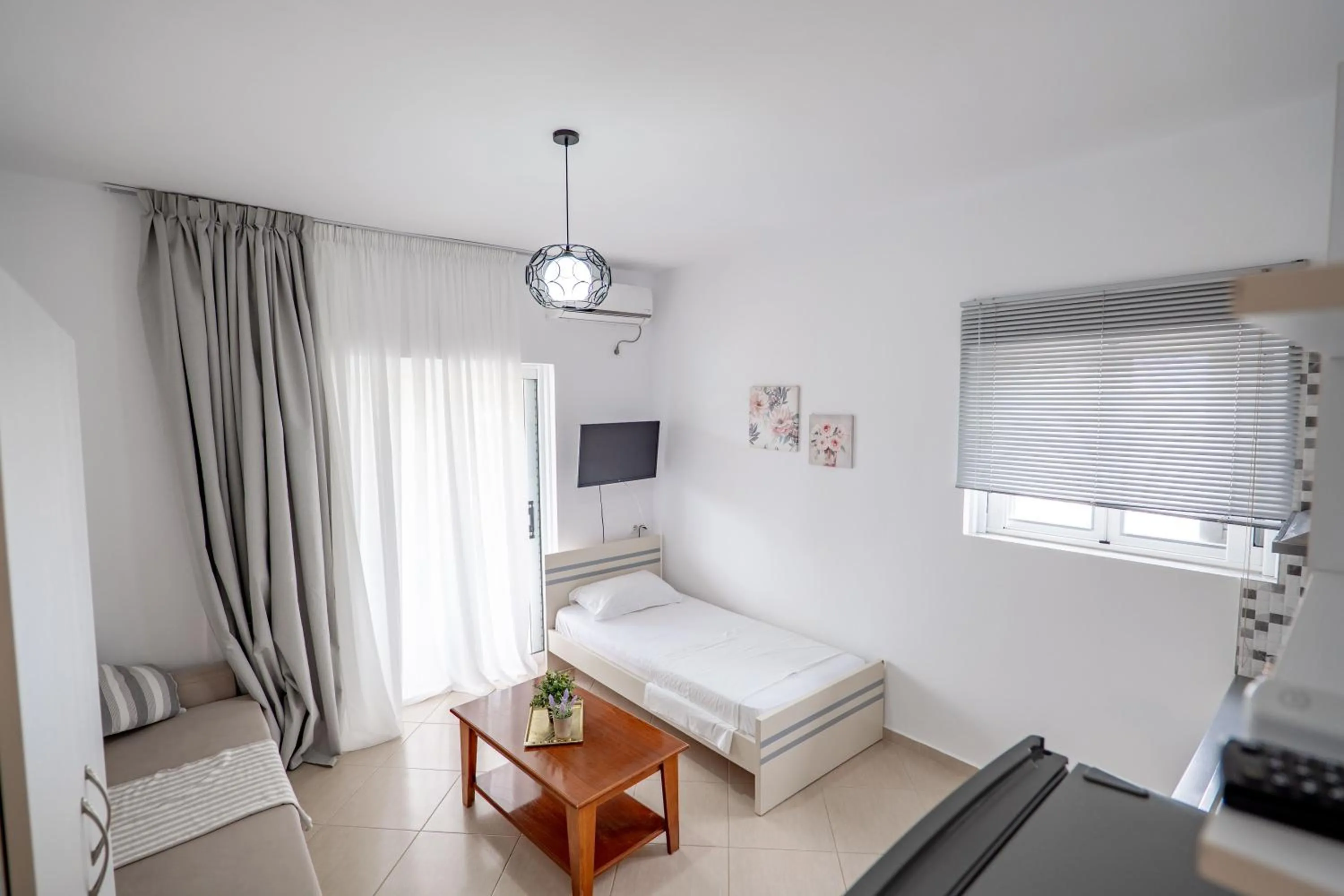 Photo of the whole room, Bed in Gregory's Apartments