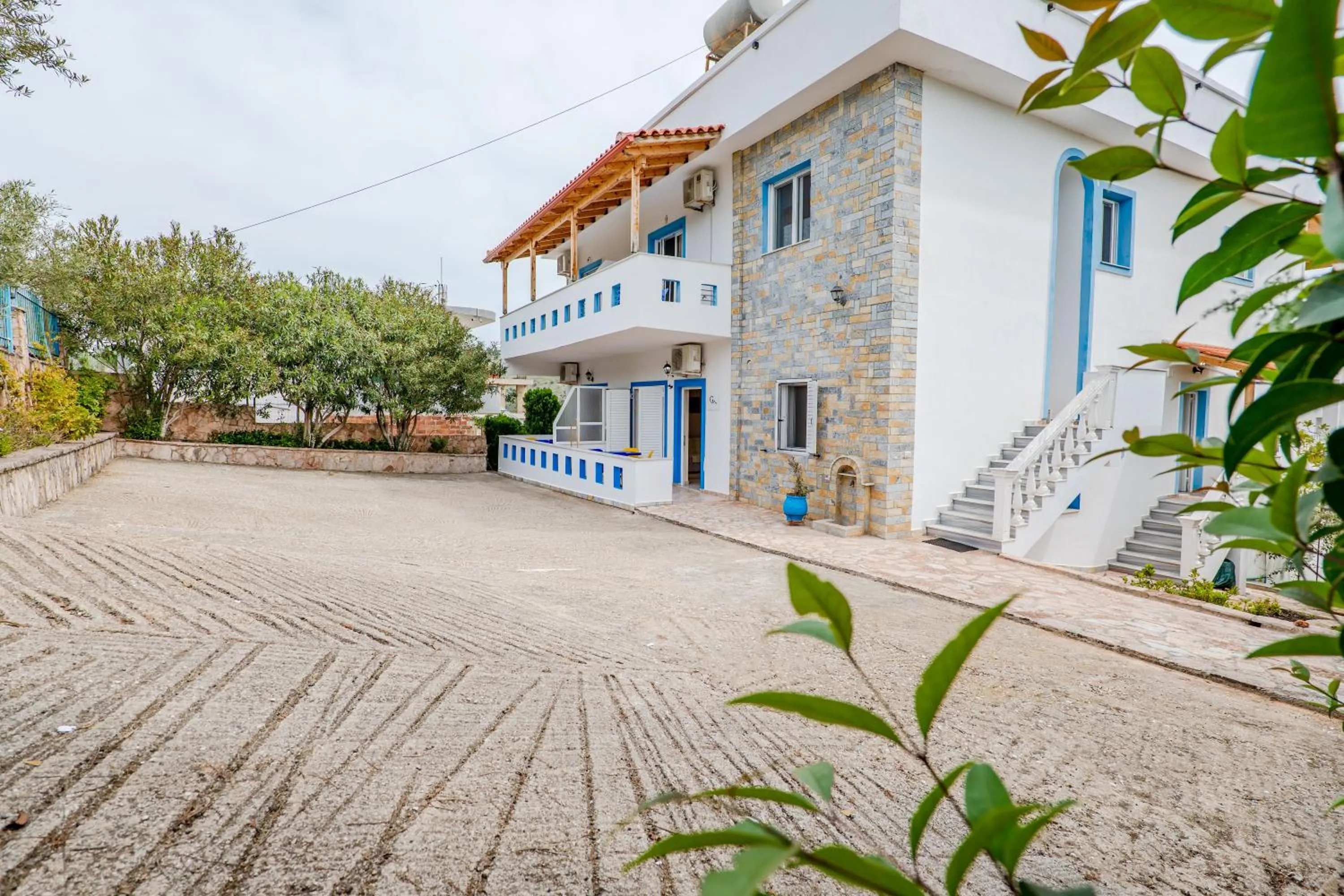 Neighbourhood in Gregory's Apartments