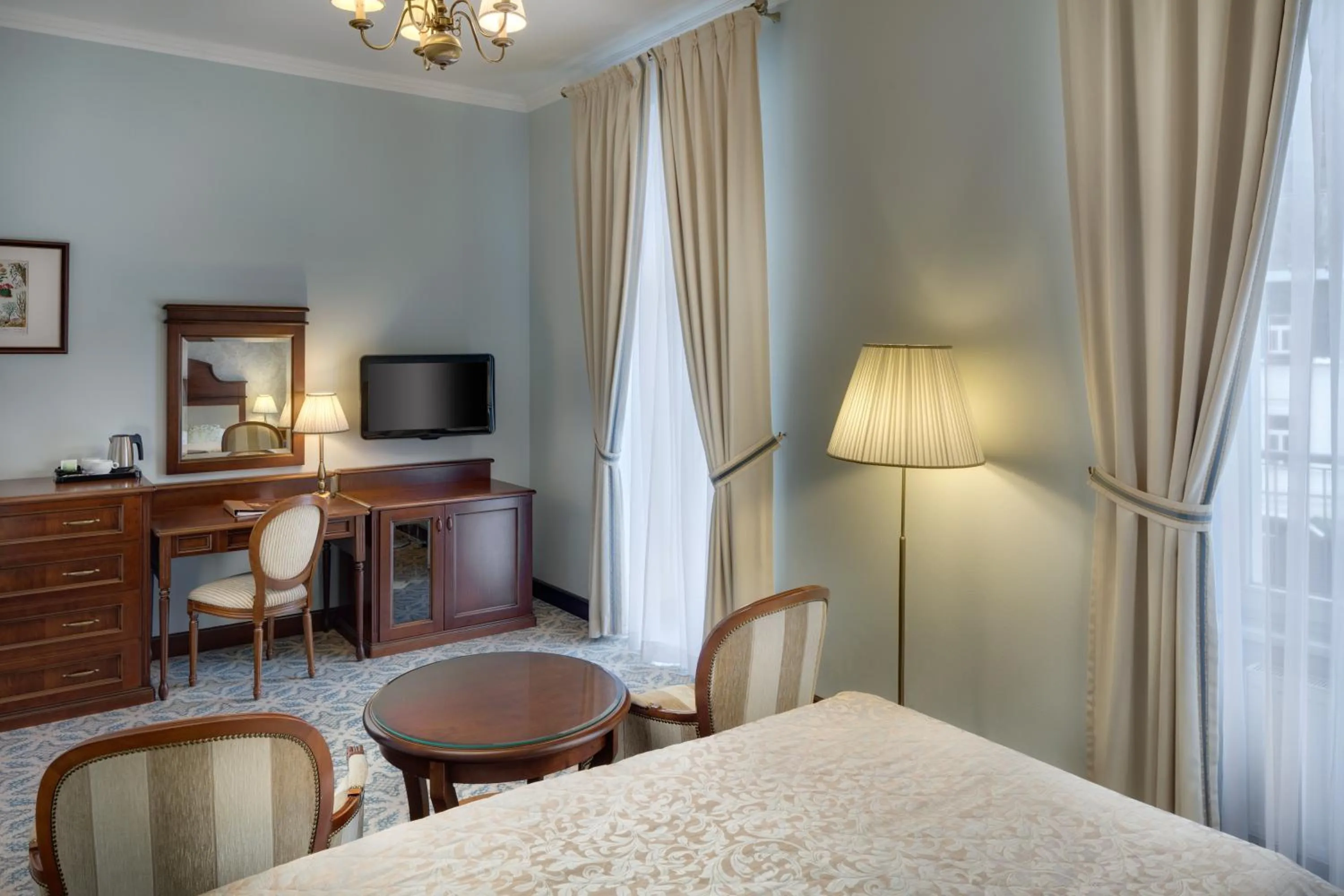 Living room, Bed in Ensana Centrální Lázně - Maria Spa