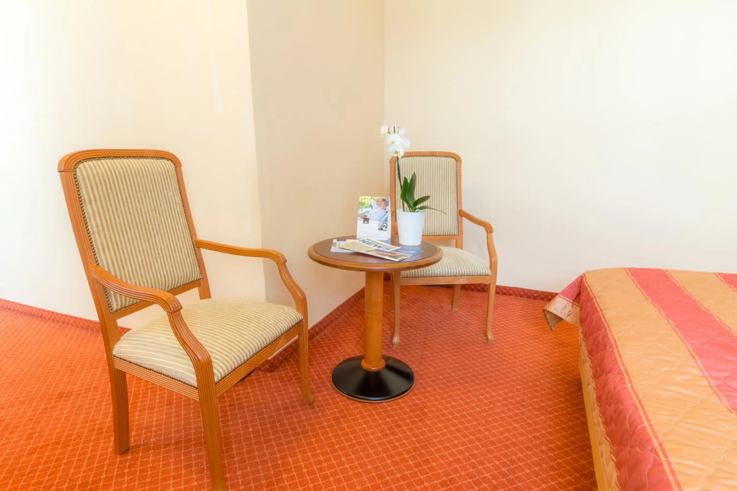 Seating area, Bed in Ensana Centrální Lázně - Maria Spa