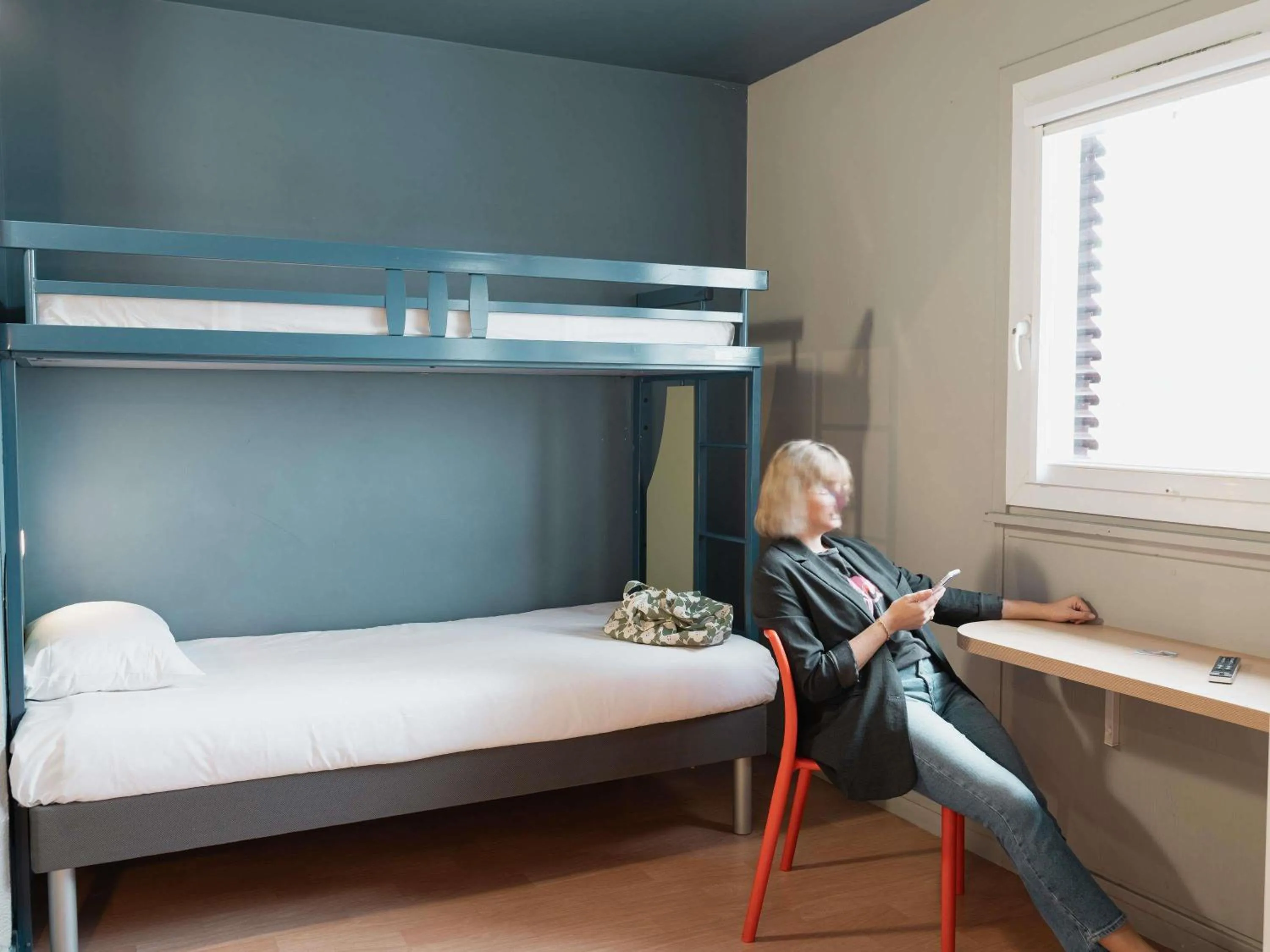 Bedroom, Bed in ibis budget Thonon Les Bains