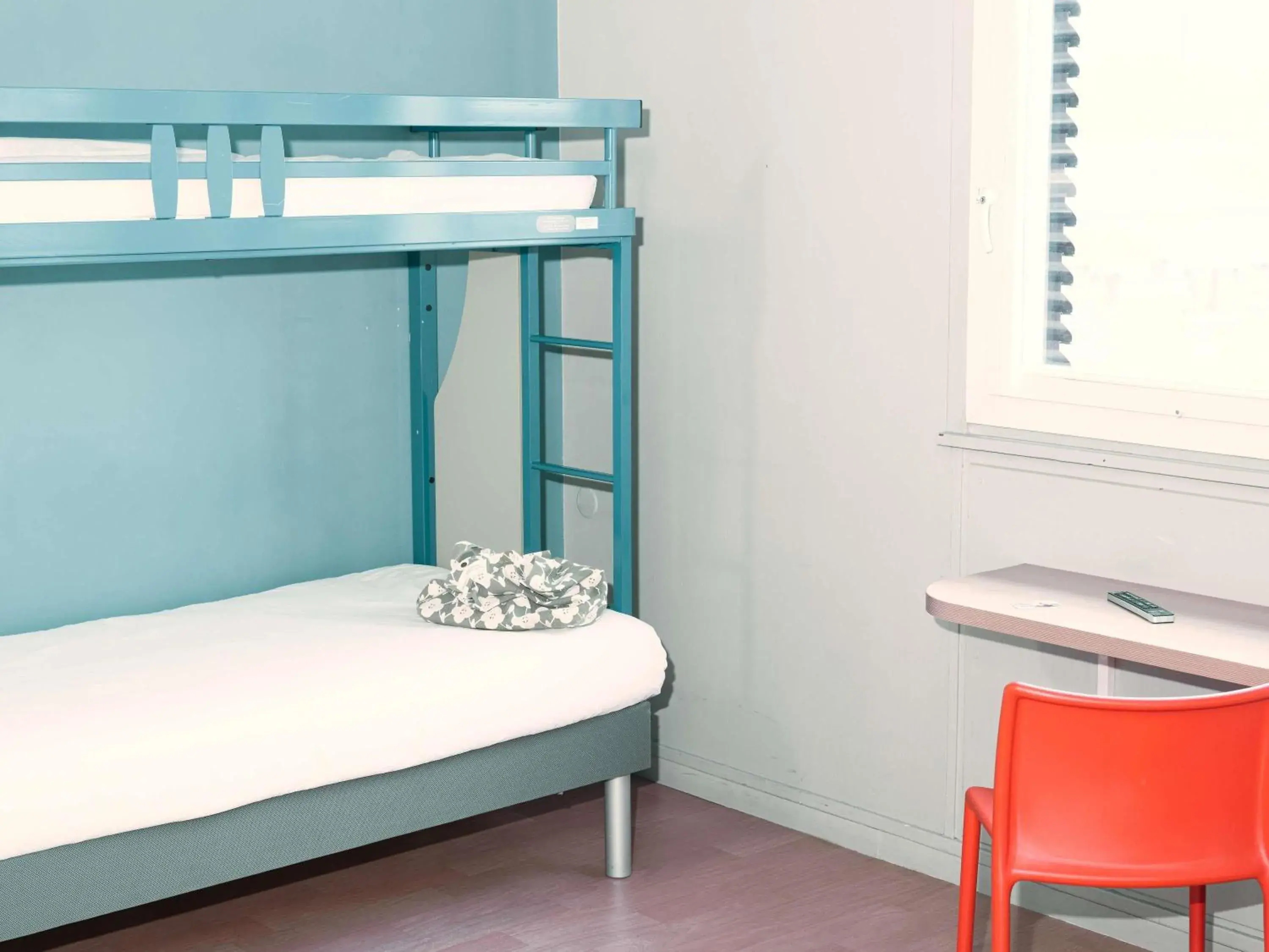 Triple Room with One Double Bed and One Bunk Bed in ibis budget Thonon Les Bains Triple Room with One Double Bed and One Bunk Bed in ibis budget Thonon Les Bains