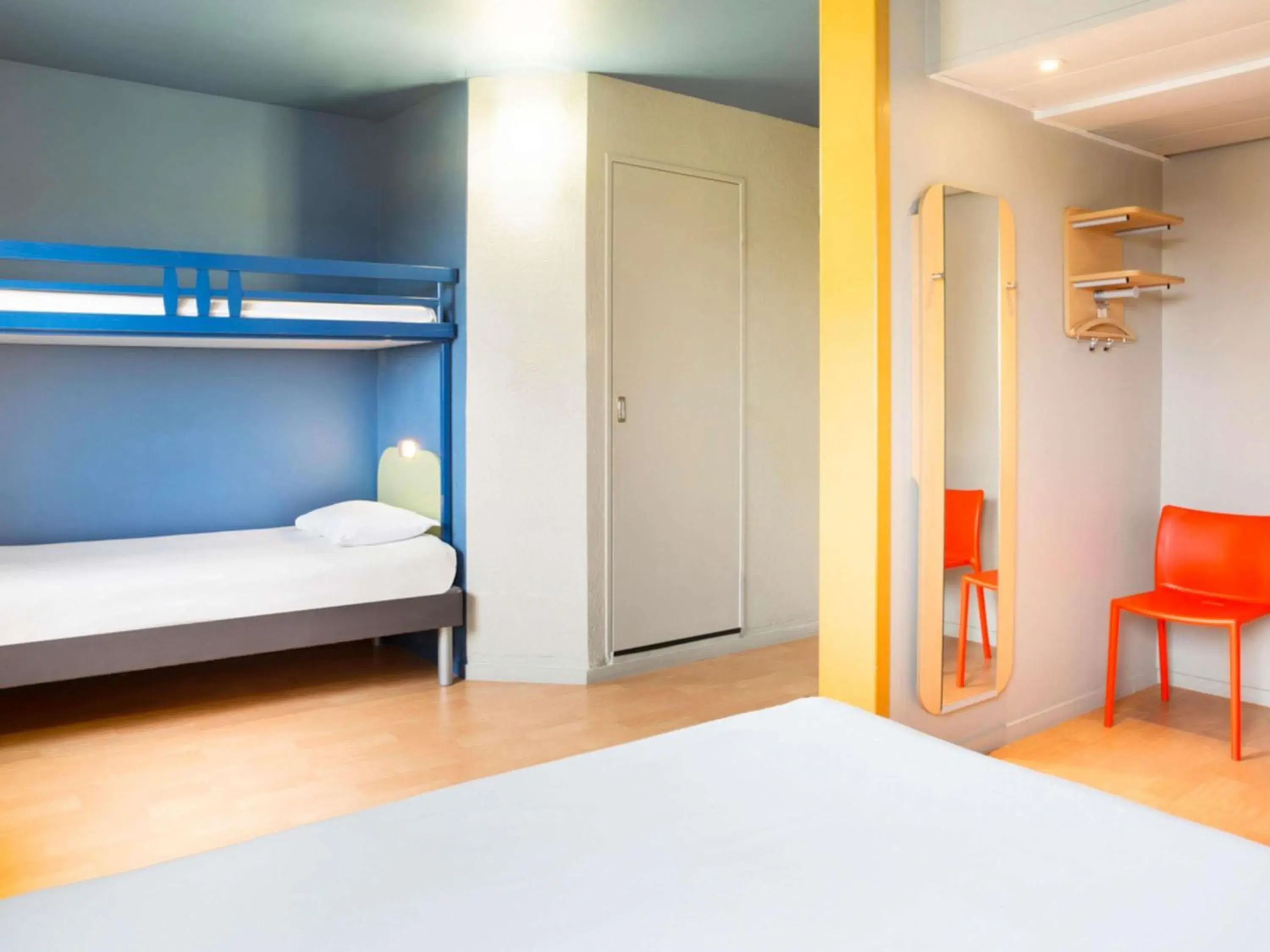 Bedroom, Bed in ibis budget Thonon Les Bains Bedroom, Bed in ibis budget Thonon Les Bains