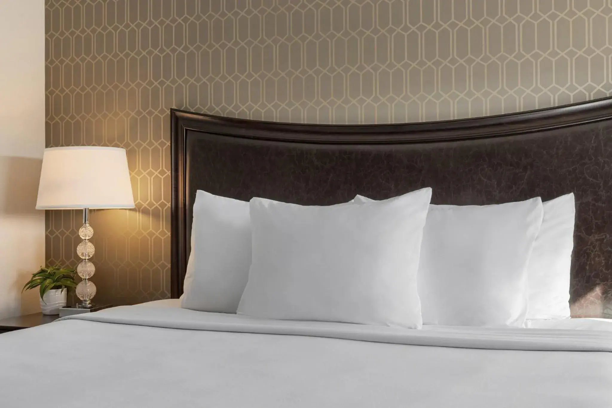 Bedroom, Bed in Peacock Suites Bedroom, Bed in Peacock Suites