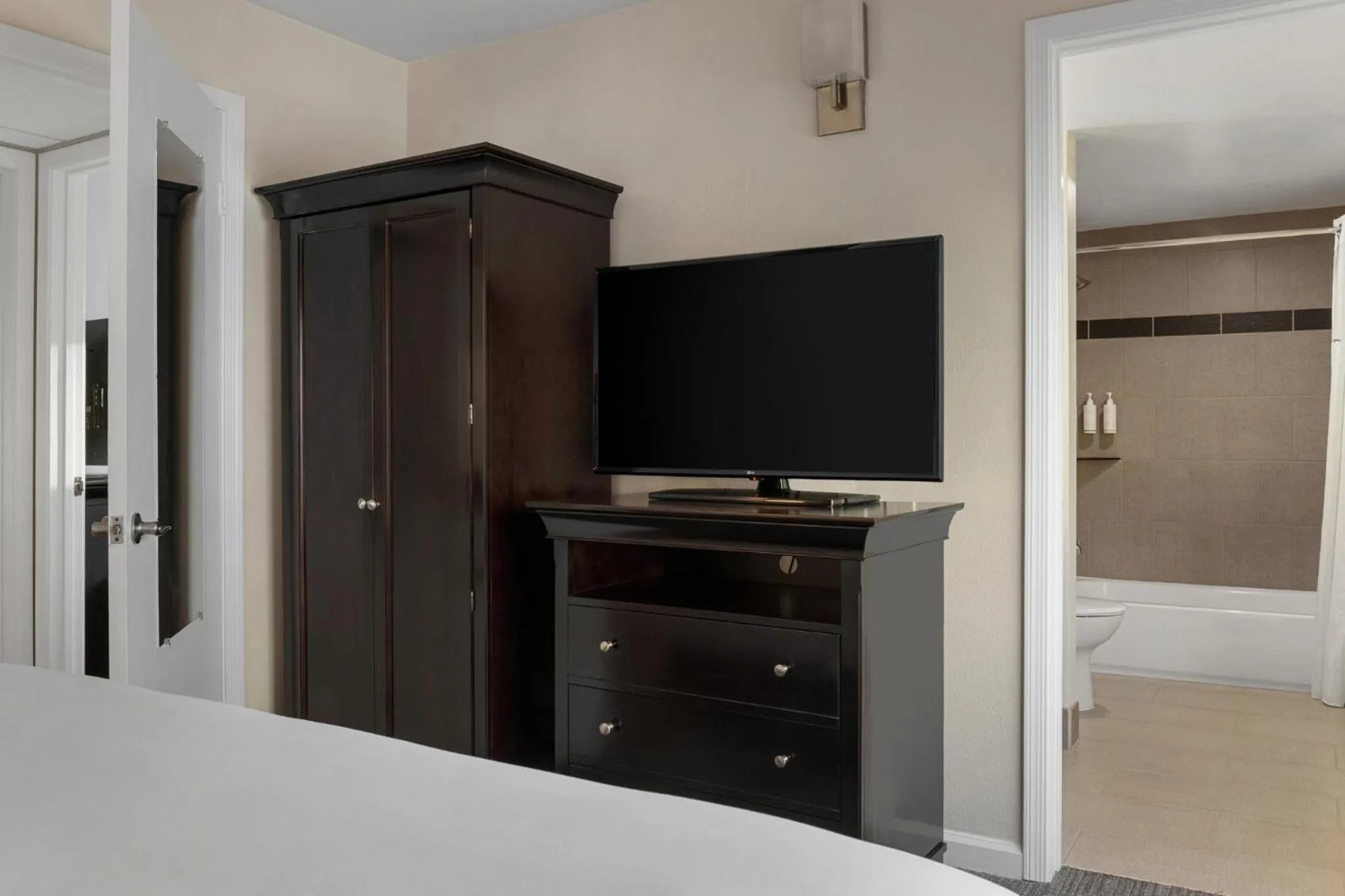 Bedroom in Peacock Suites