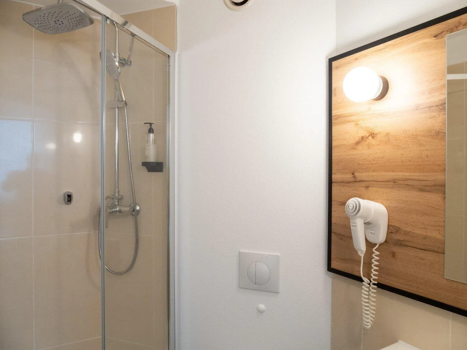 Bathroom in B&B HOTEL Wrocław Centrum