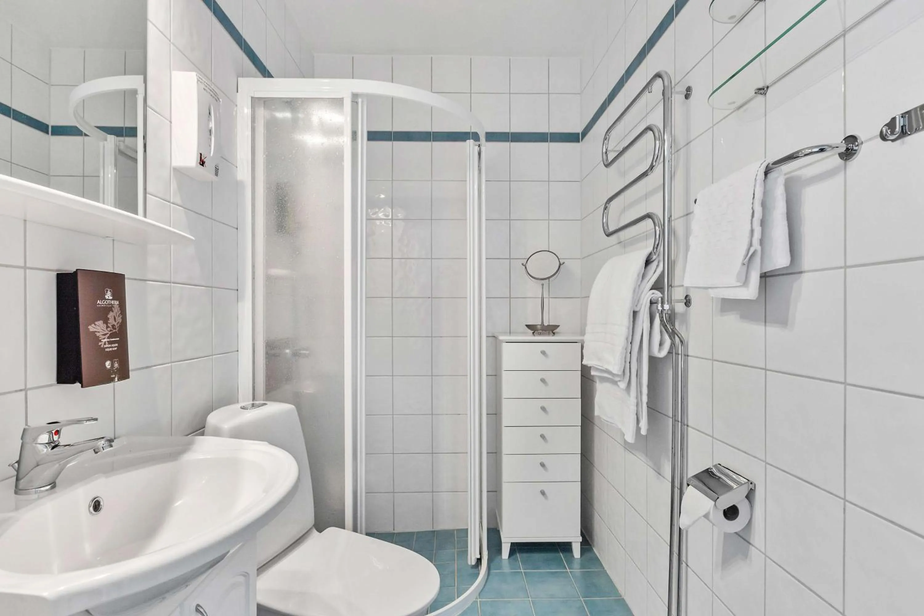 Bathroom in Hotel Malmkoping, BW Signature Collection