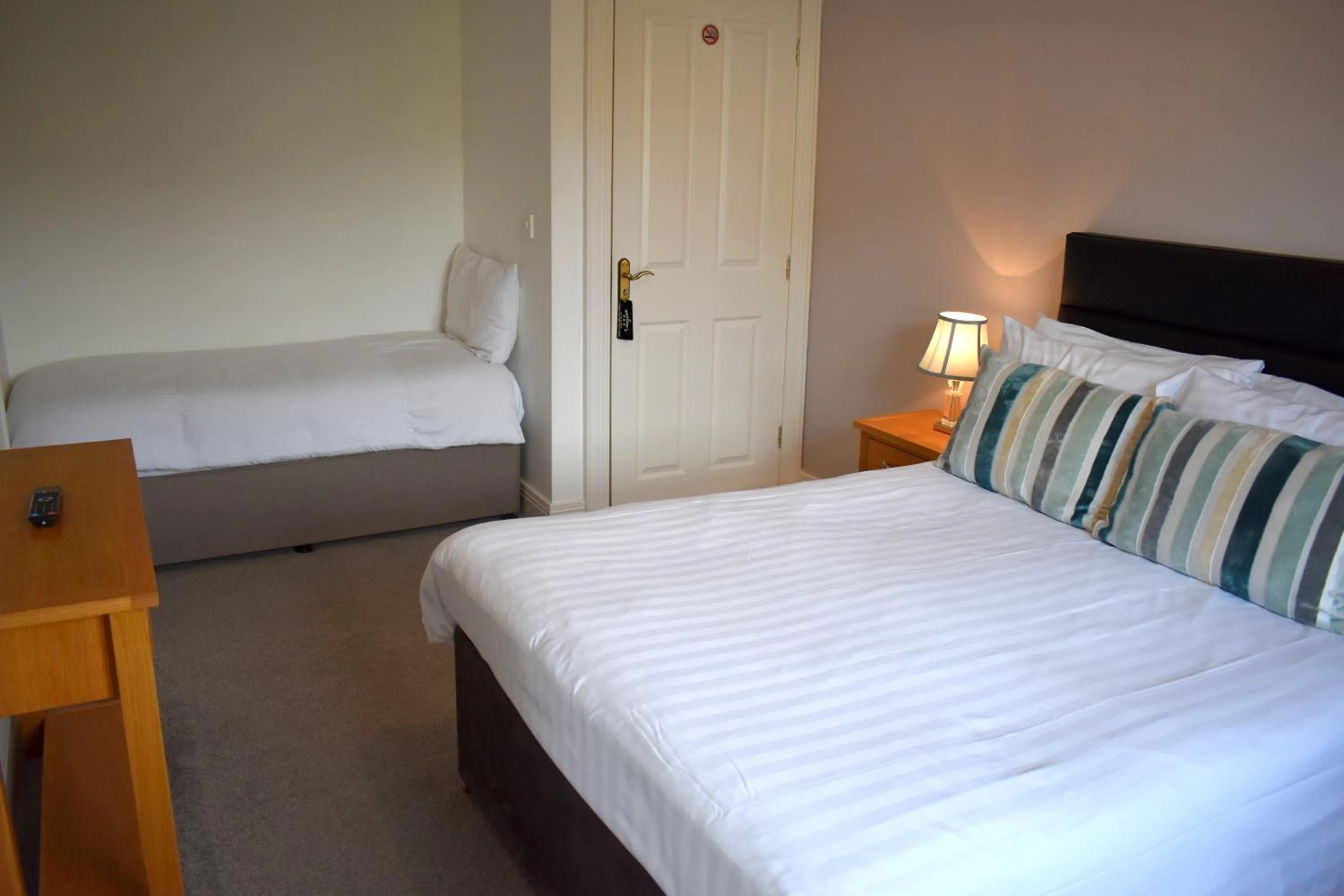 Photo of the whole room, Bed in The Meadows B&B