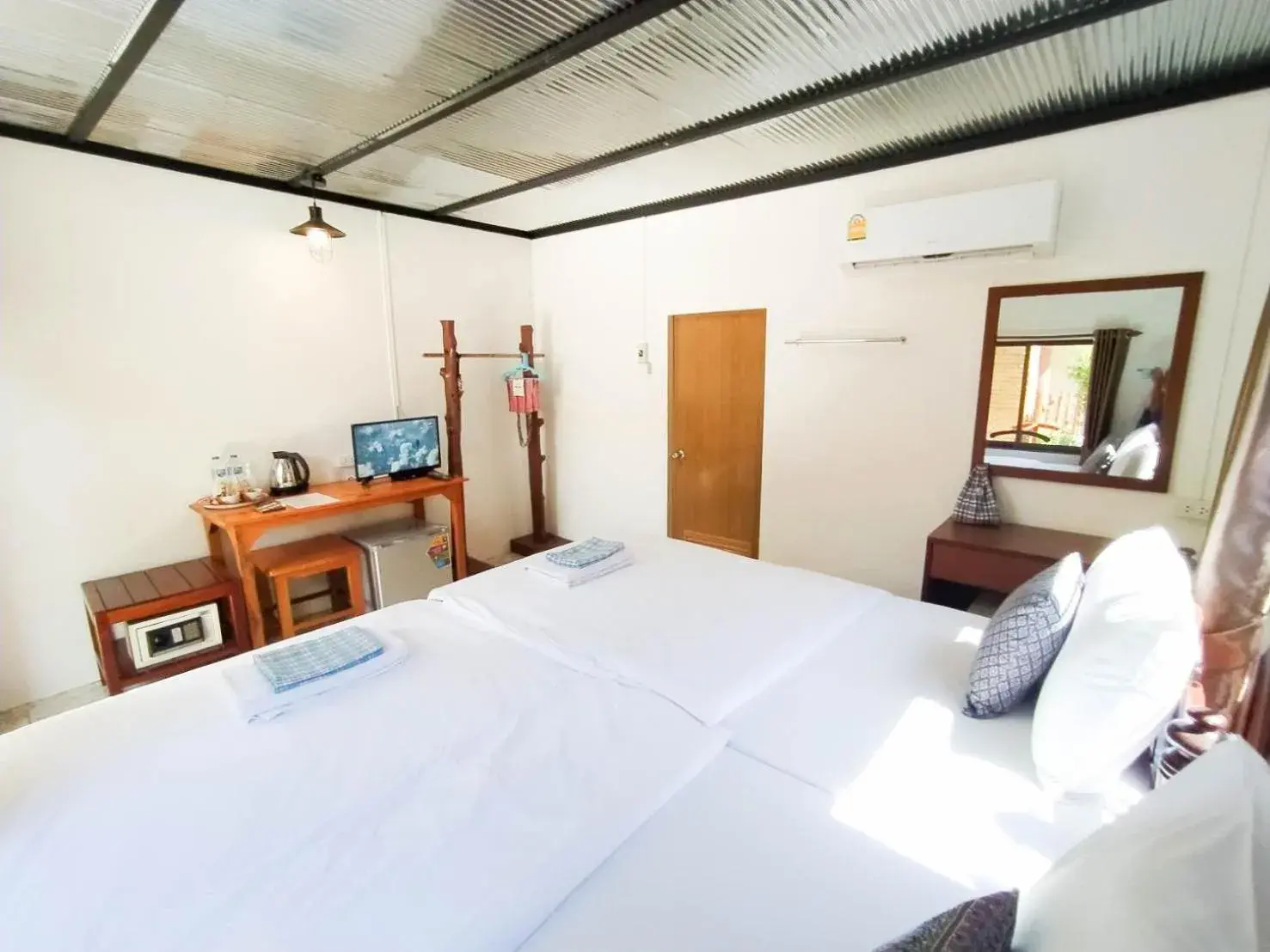 Bed in Samet Bellhouse Bed in Samet Bellhouse