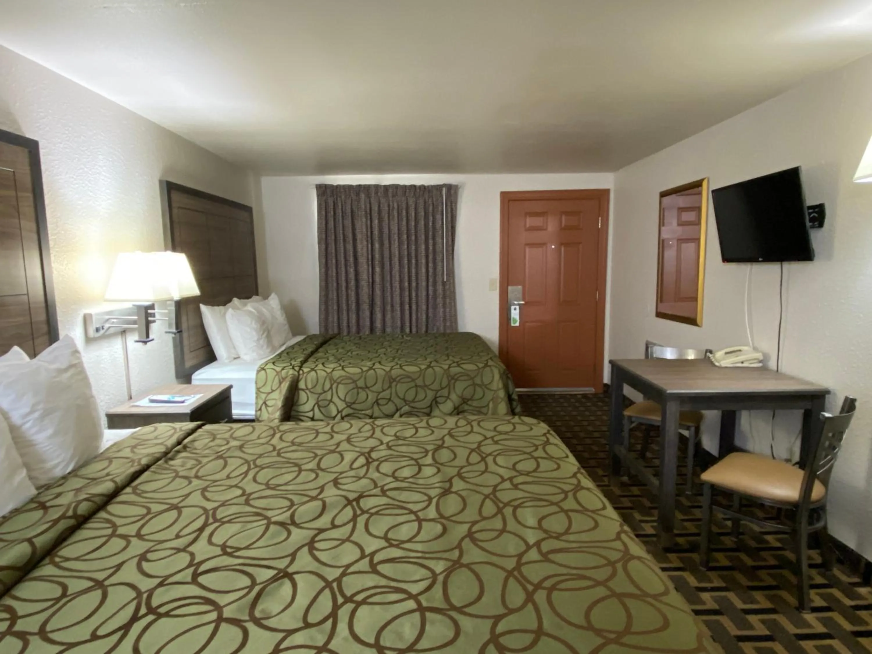 Bed in Motel In The Pines