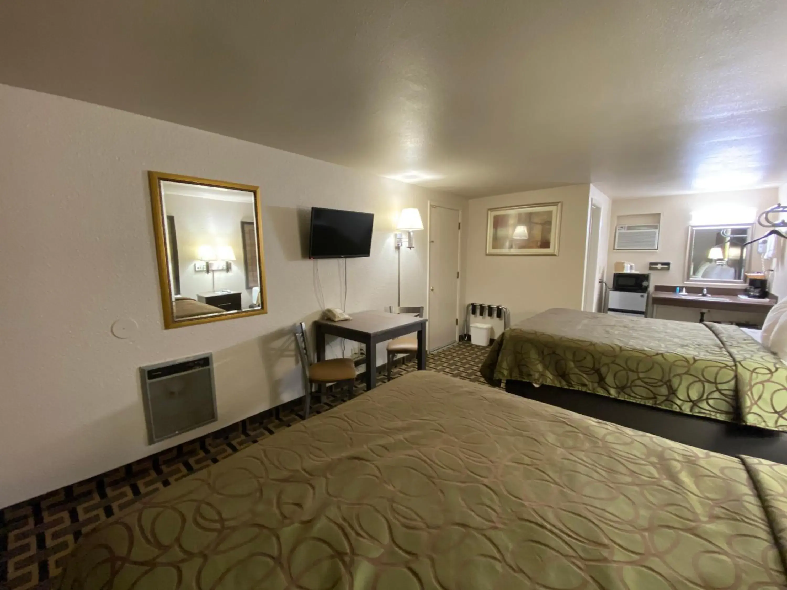 Bed in Motel In The Pines Bed in Motel In The Pines