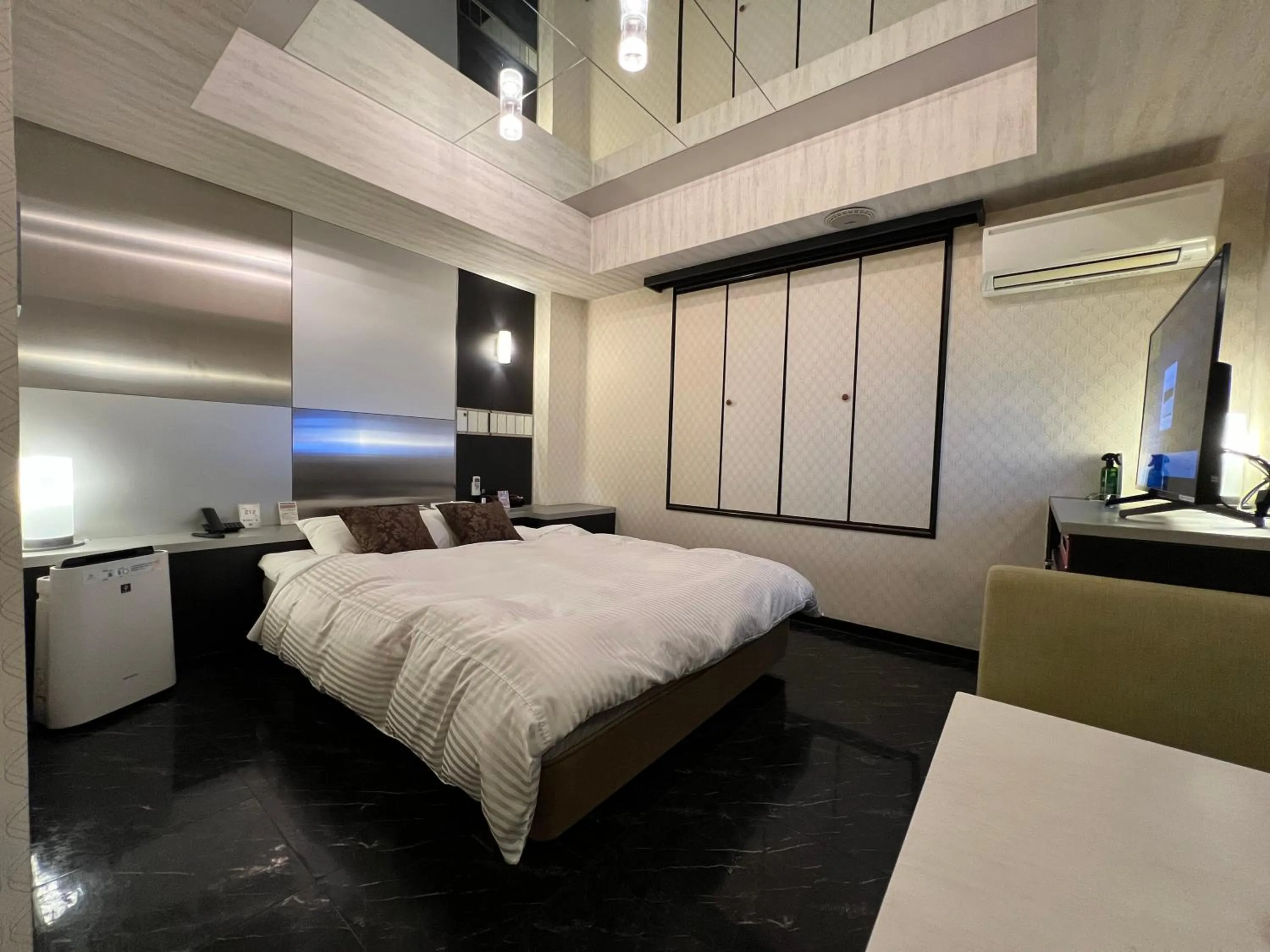 Photo of the whole room, Bed in HOTEL SOLA Yame-ADULT ONLY-artificial hot spring-