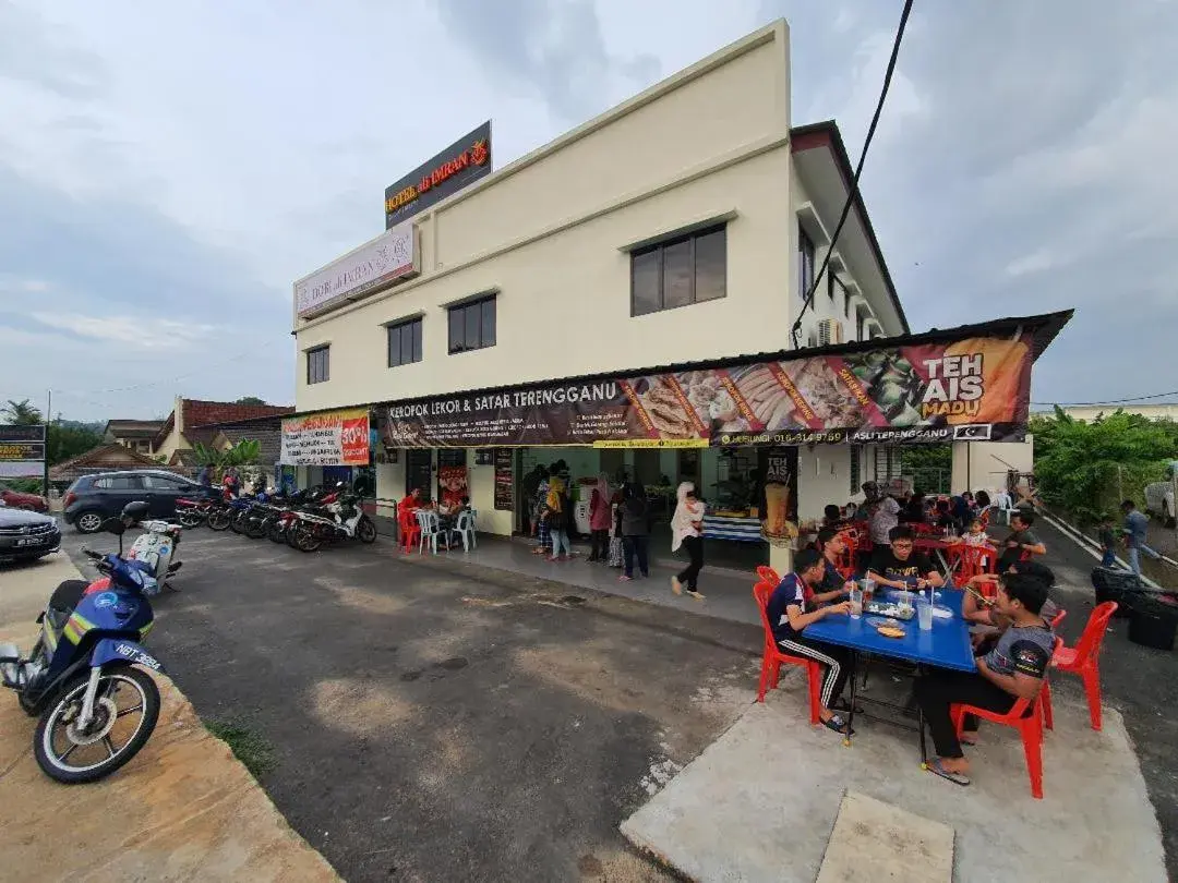 Triple Room with Private Bathroom in HOTEL ali IMRAN Triple Room with Private Bathroom in HOTEL ali IMRAN