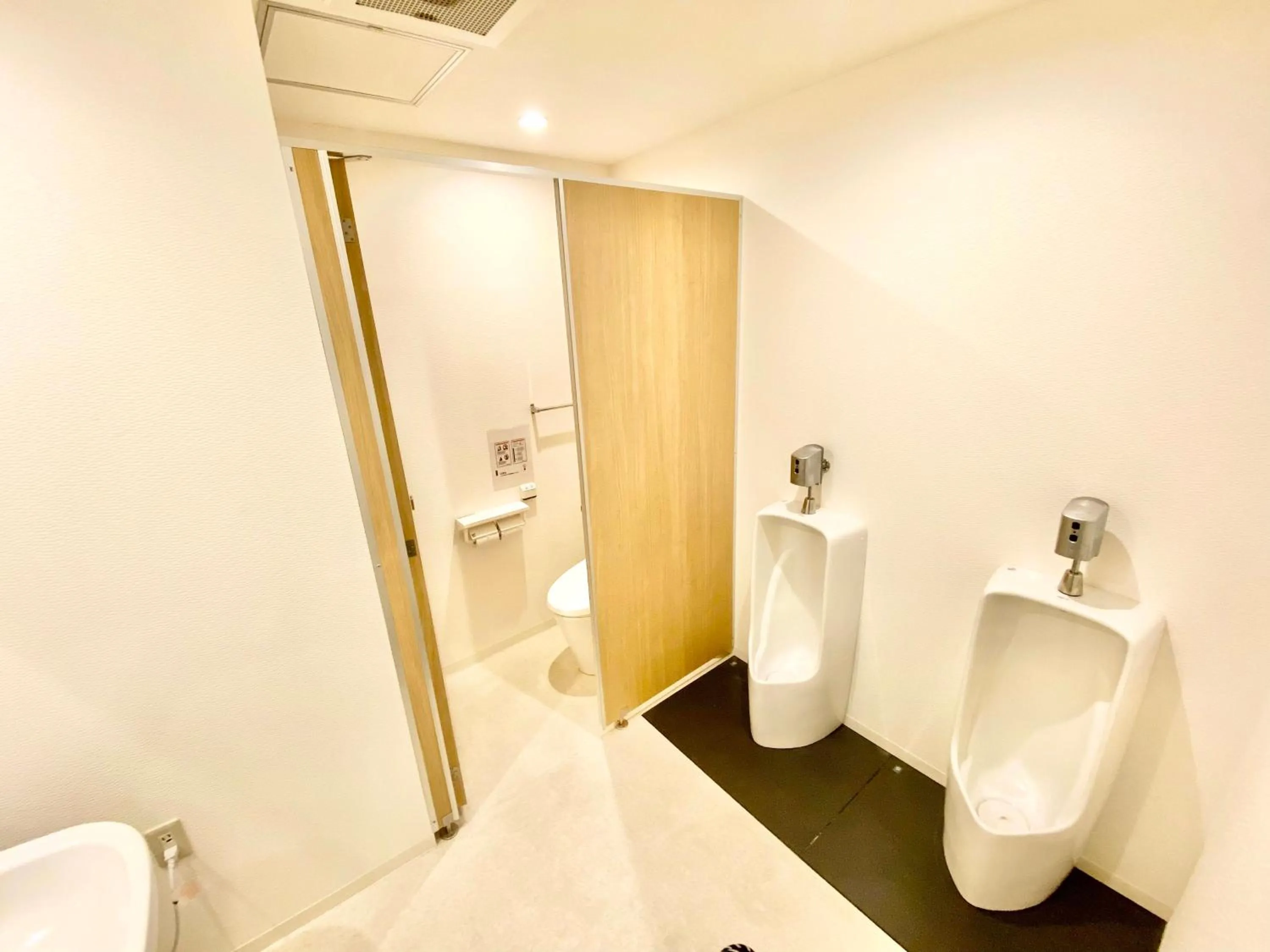 Toilet in Hostel Ko-fu