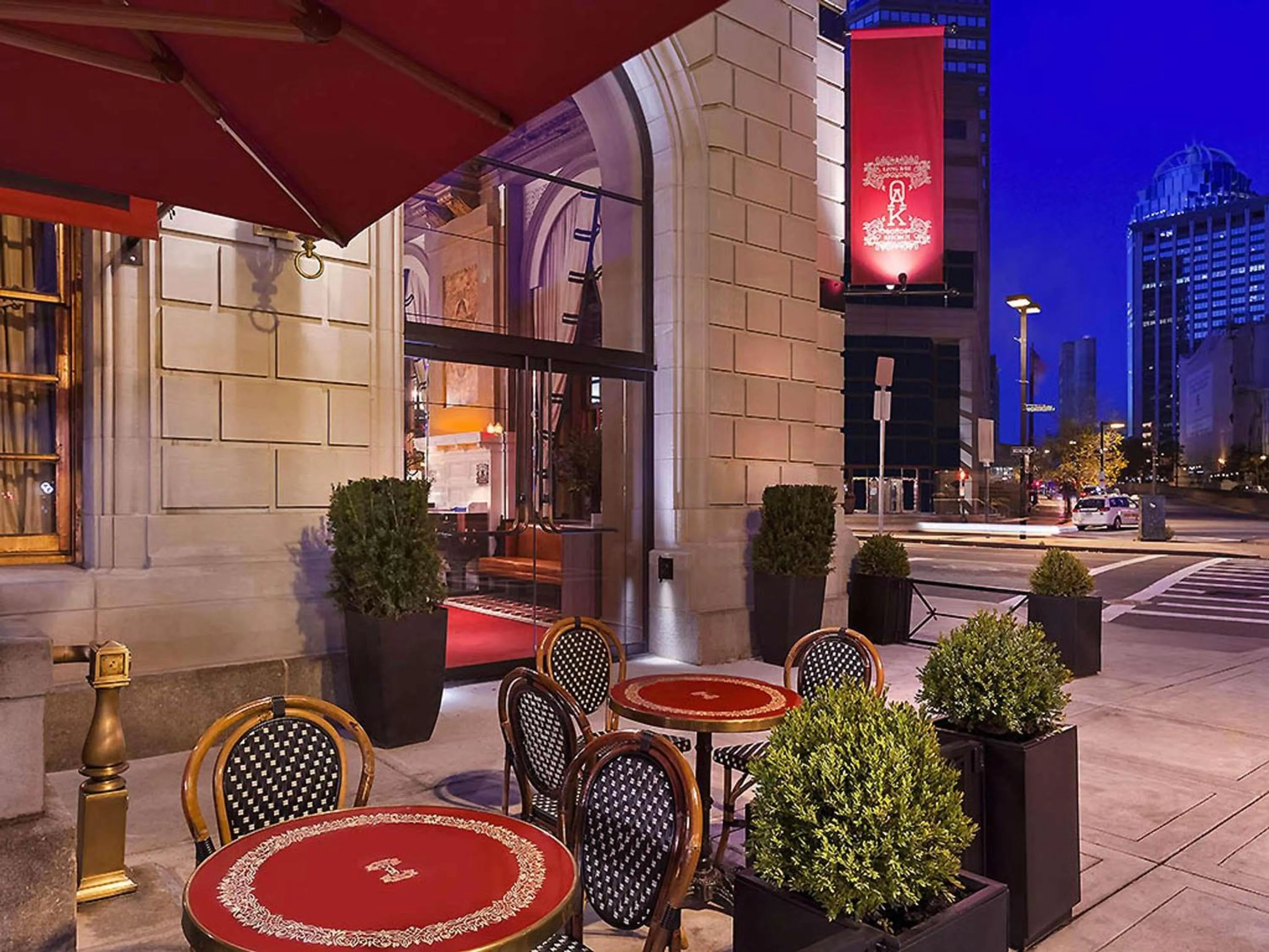 Restaurant/places to eat in Fairmont Copley Plaza