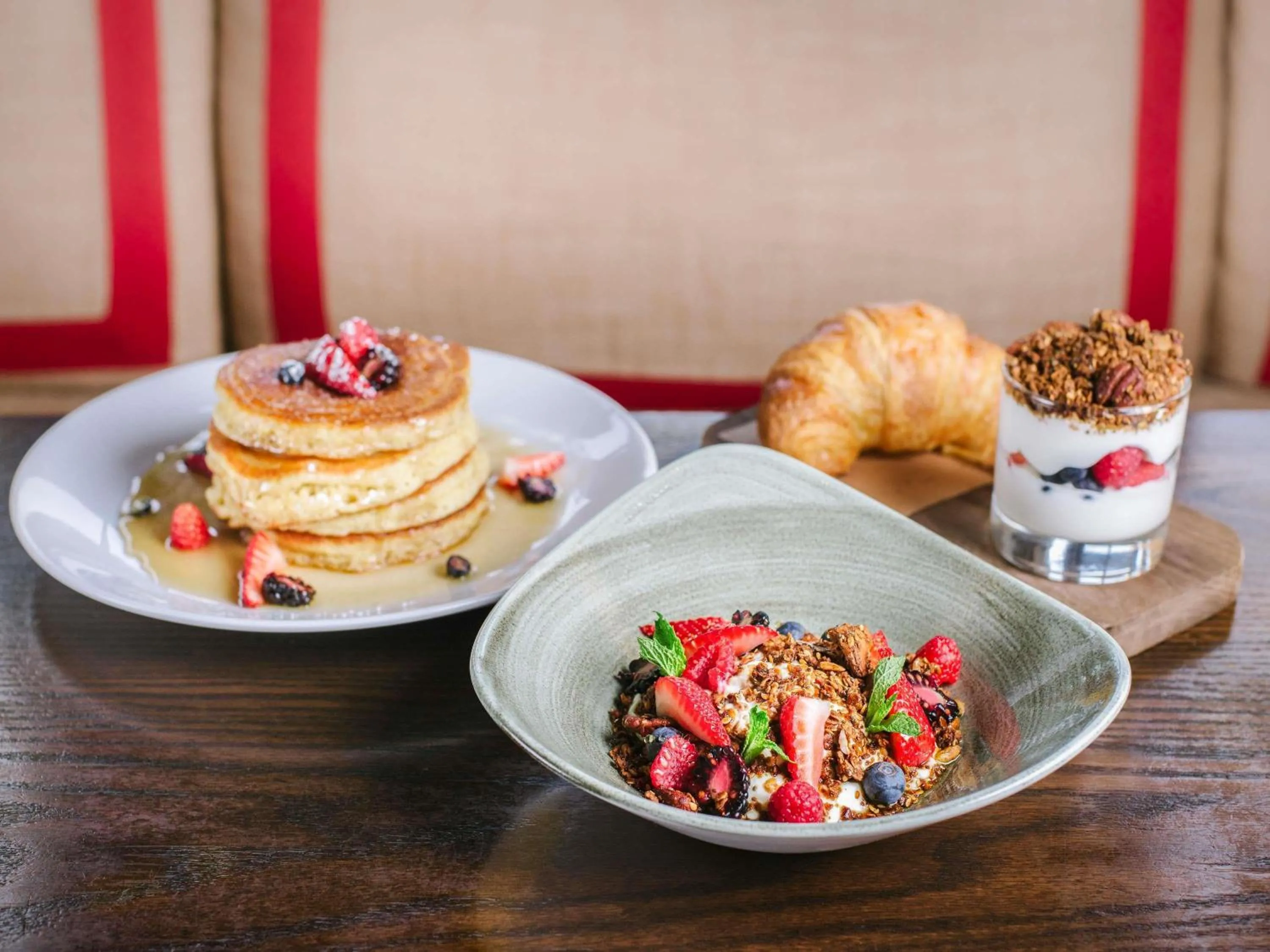 Restaurant/places to eat in Fairmont Copley Plaza