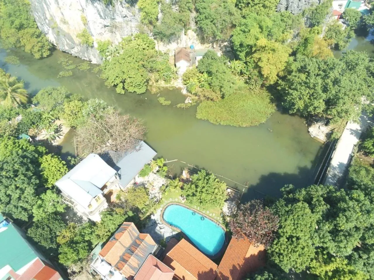 Fishing in Ninh Binh Valle Montana Homestay