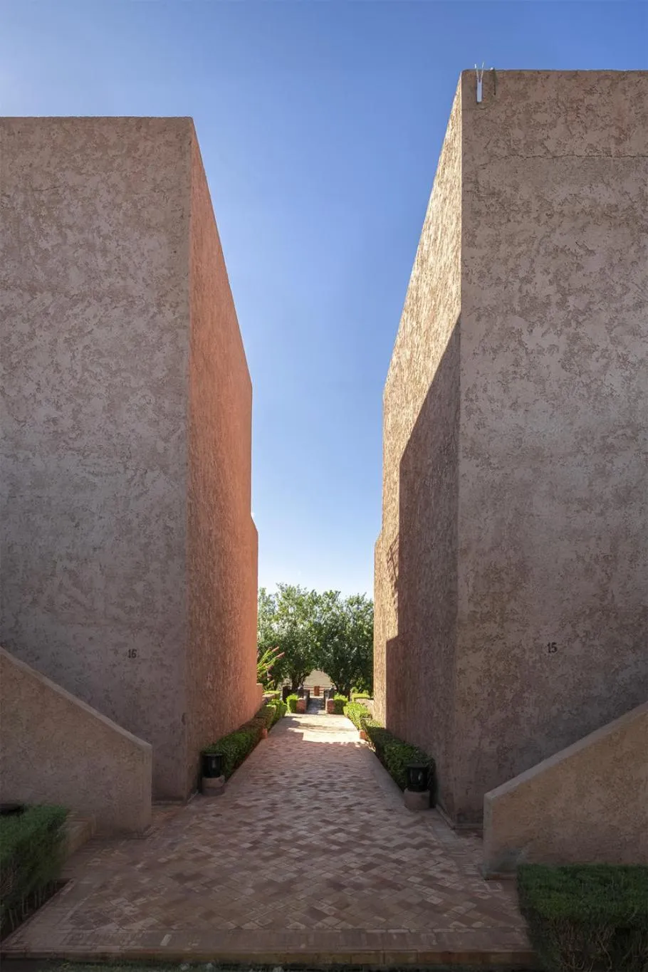 Property building in Le Palais Paysan