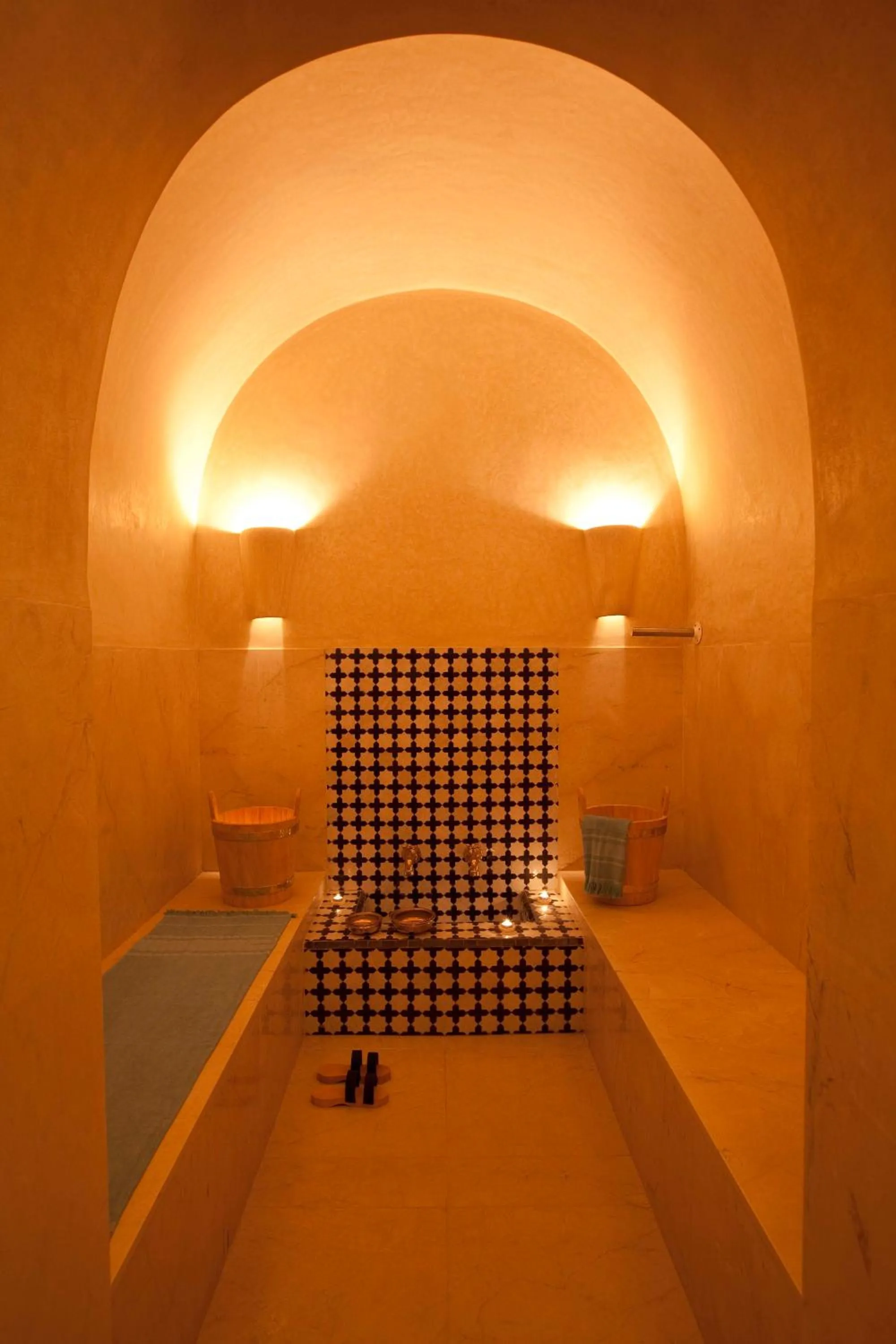 Hot Spring Bath in Le Palais Paysan