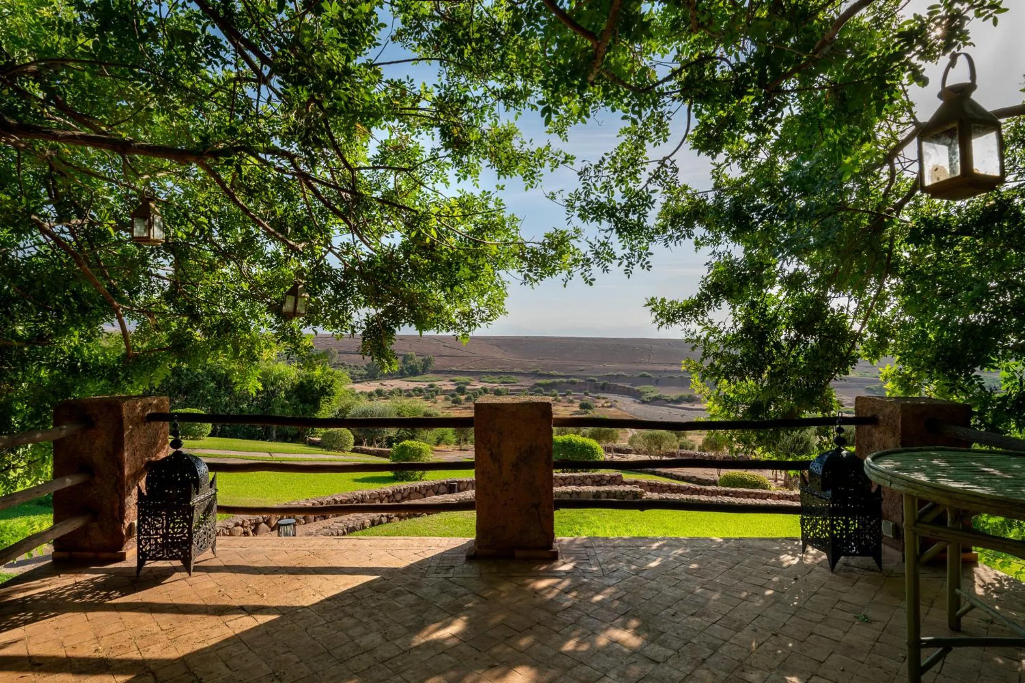 Day in Le Palais Paysan