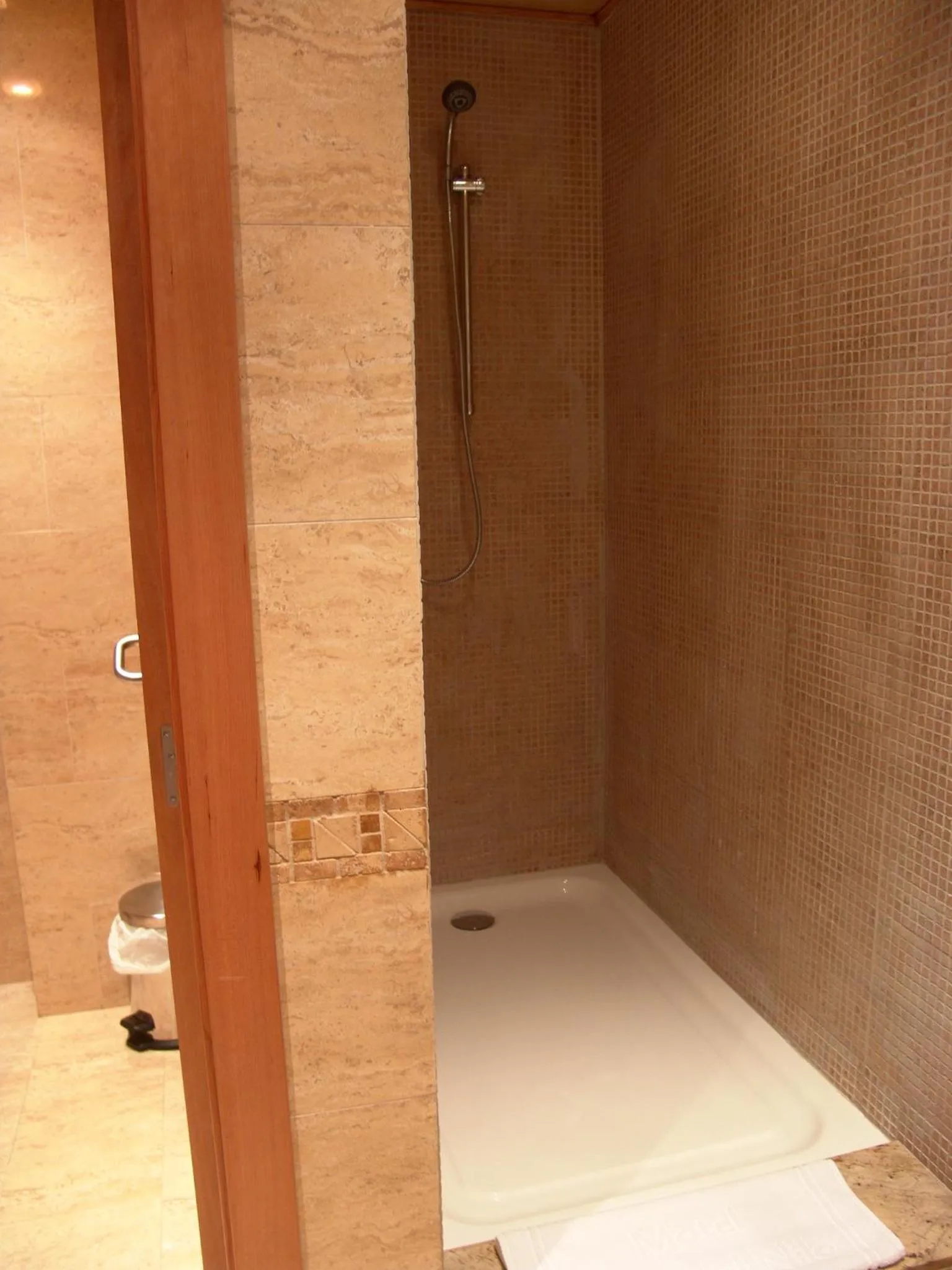 Shower in Valle del Nilo