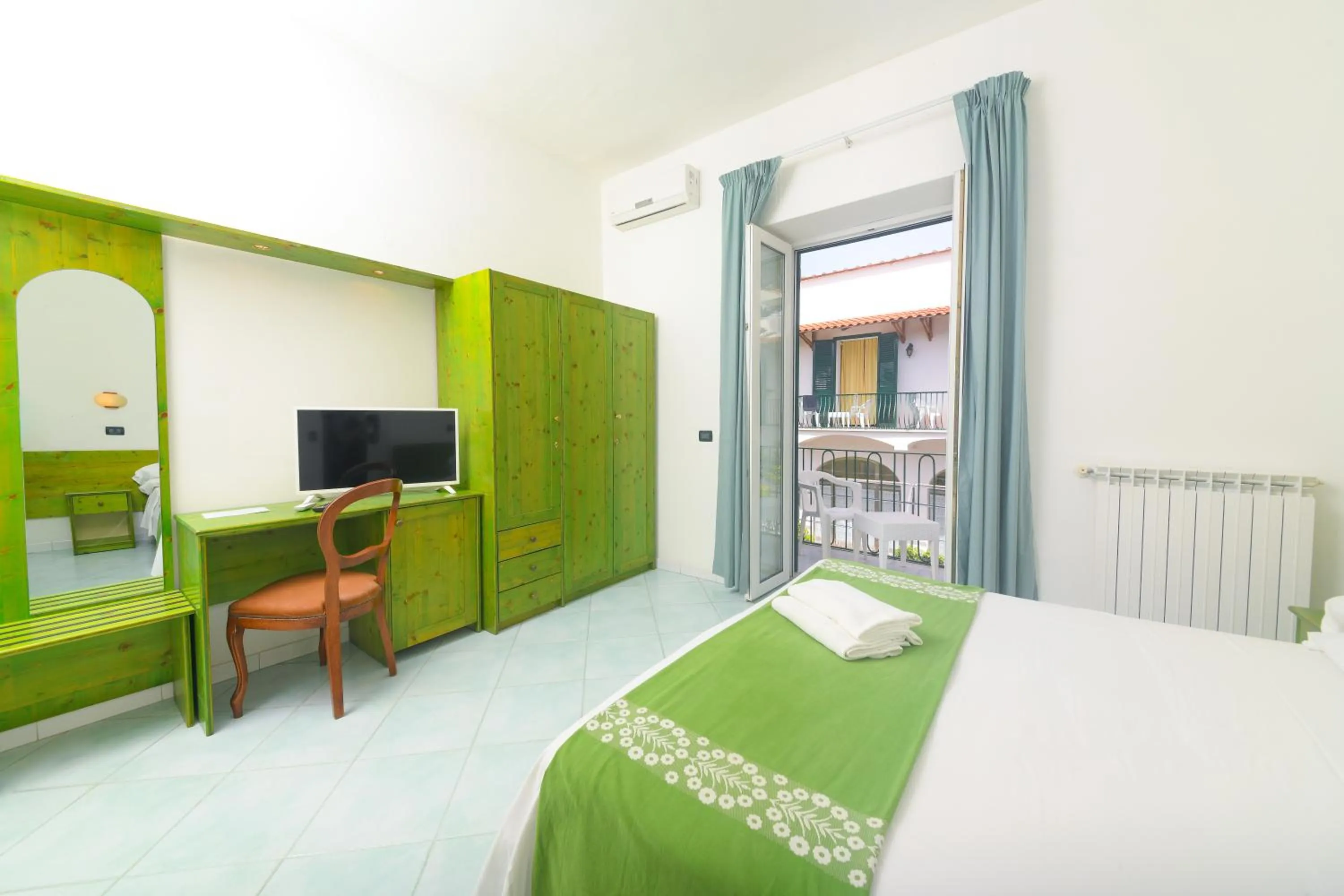 Bedroom, Bed in Hotel Pineta