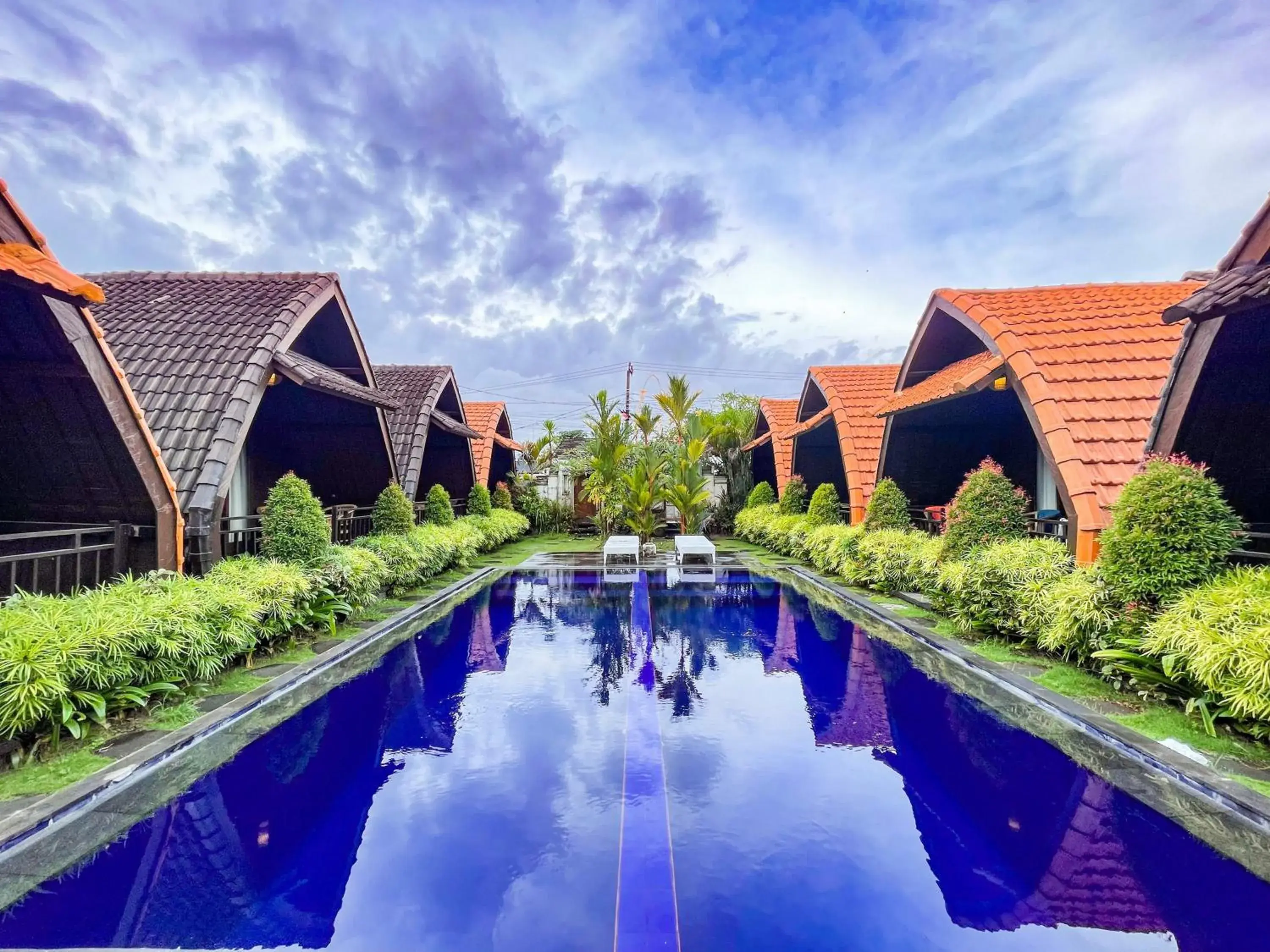 Swimming pool in Lilis Aksito Akusara by Lavana Swimming pool in Lilis Aksito Akusara by Lavana