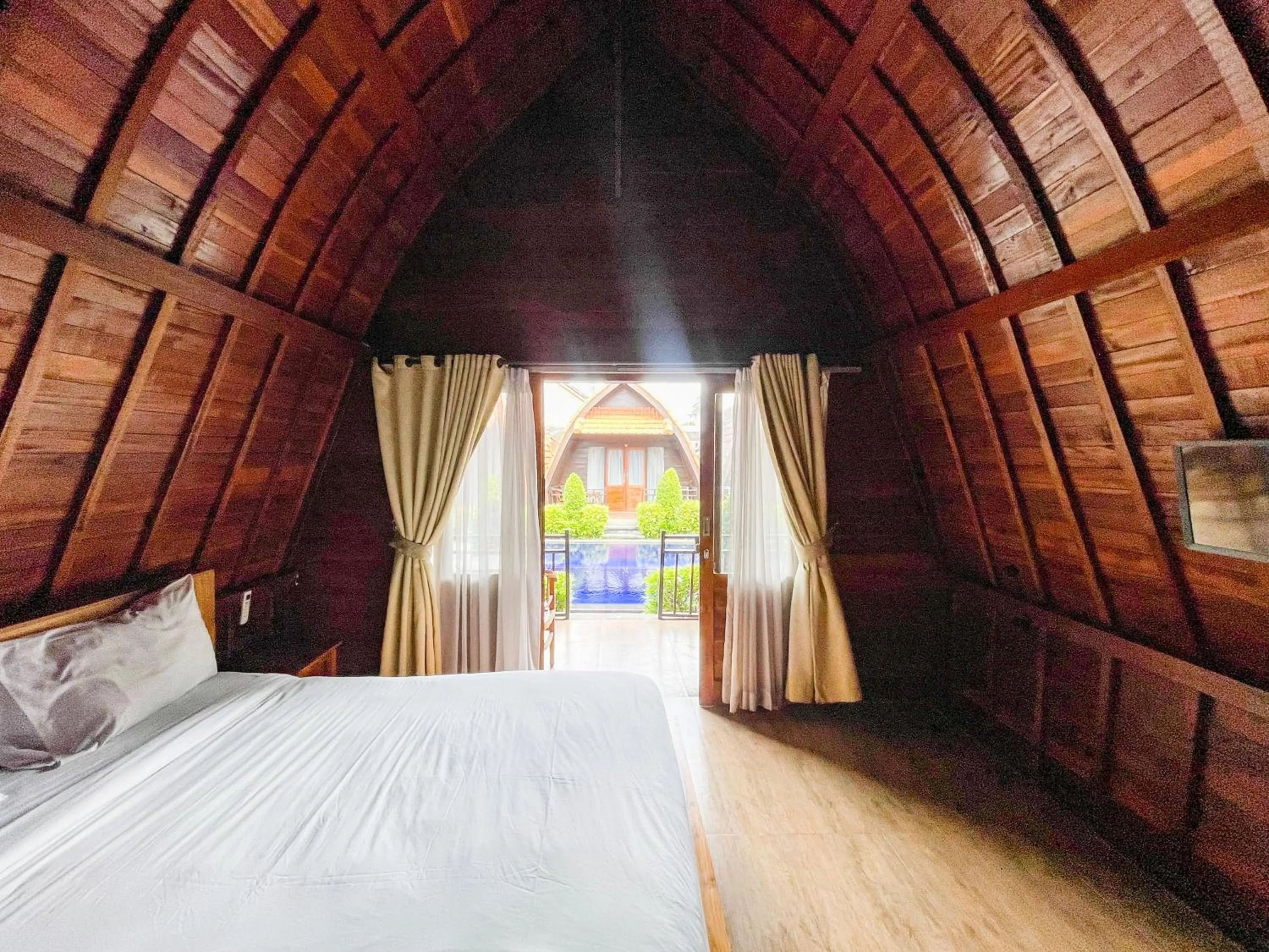 Bedroom, Bed in Lilis Aksito Akusara by Lavana