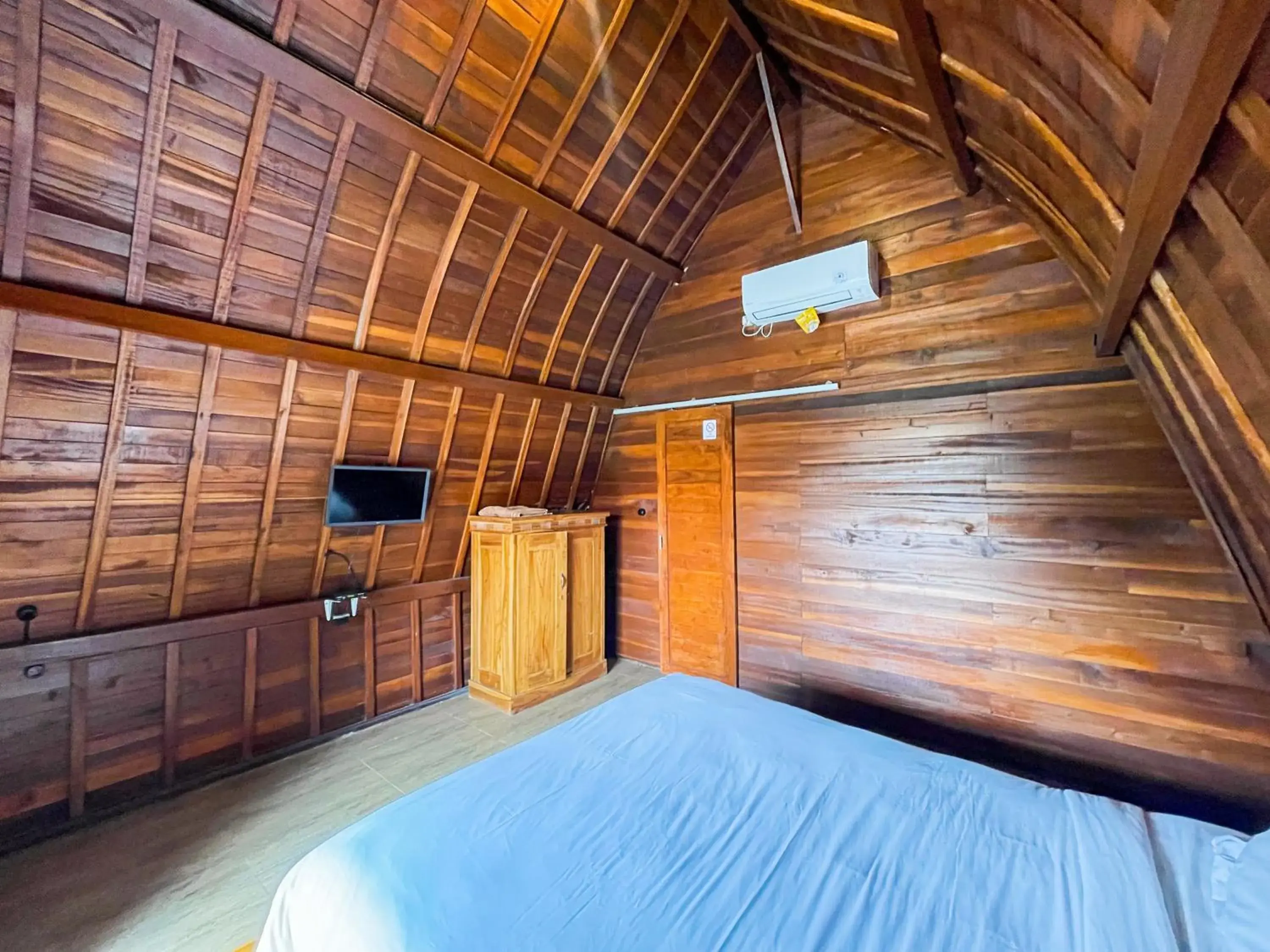 Bedroom in Lilis Aksito Akusara by Lavana Bedroom in Lilis Aksito Akusara by Lavana