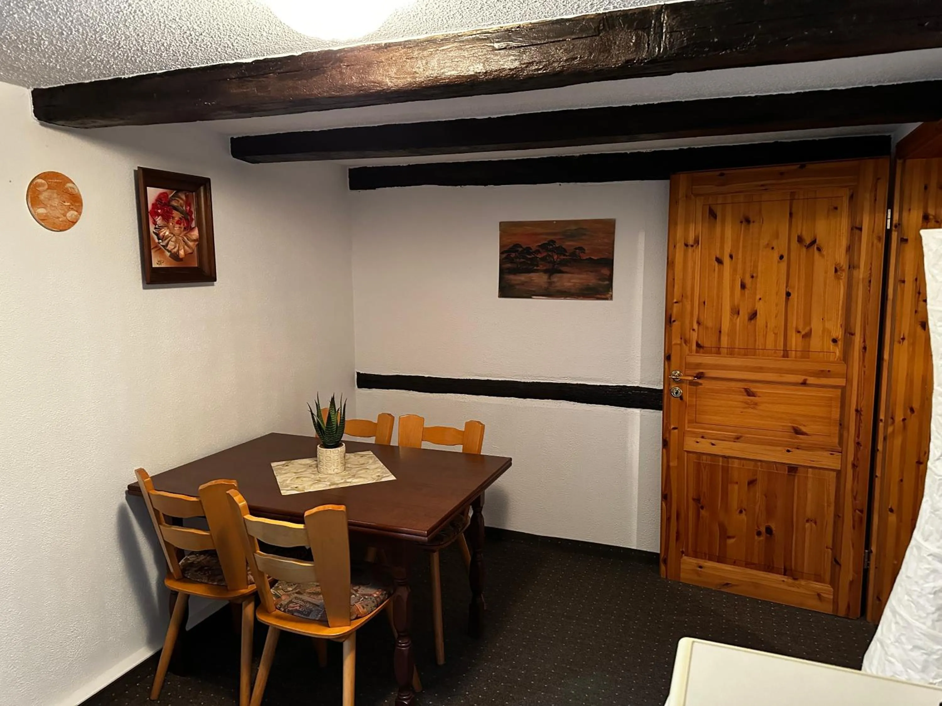 Dining area in Pension Zum Fäßchen