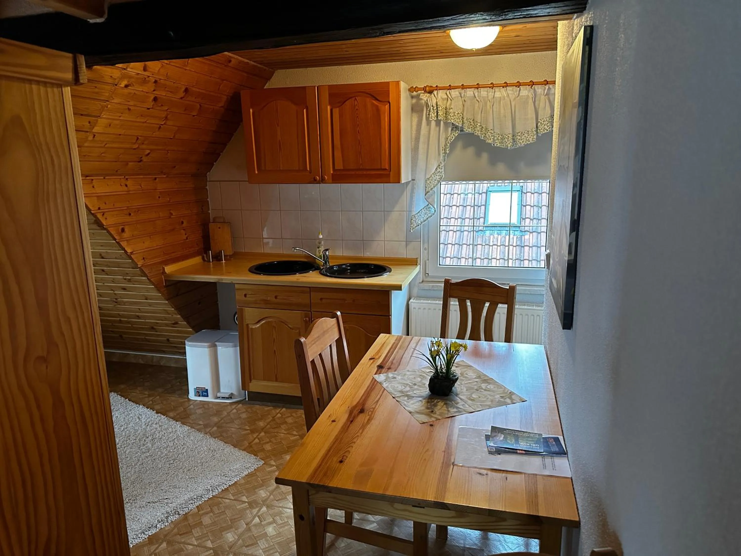 Kitchen or kitchenette in Pension Zum Fäßchen
