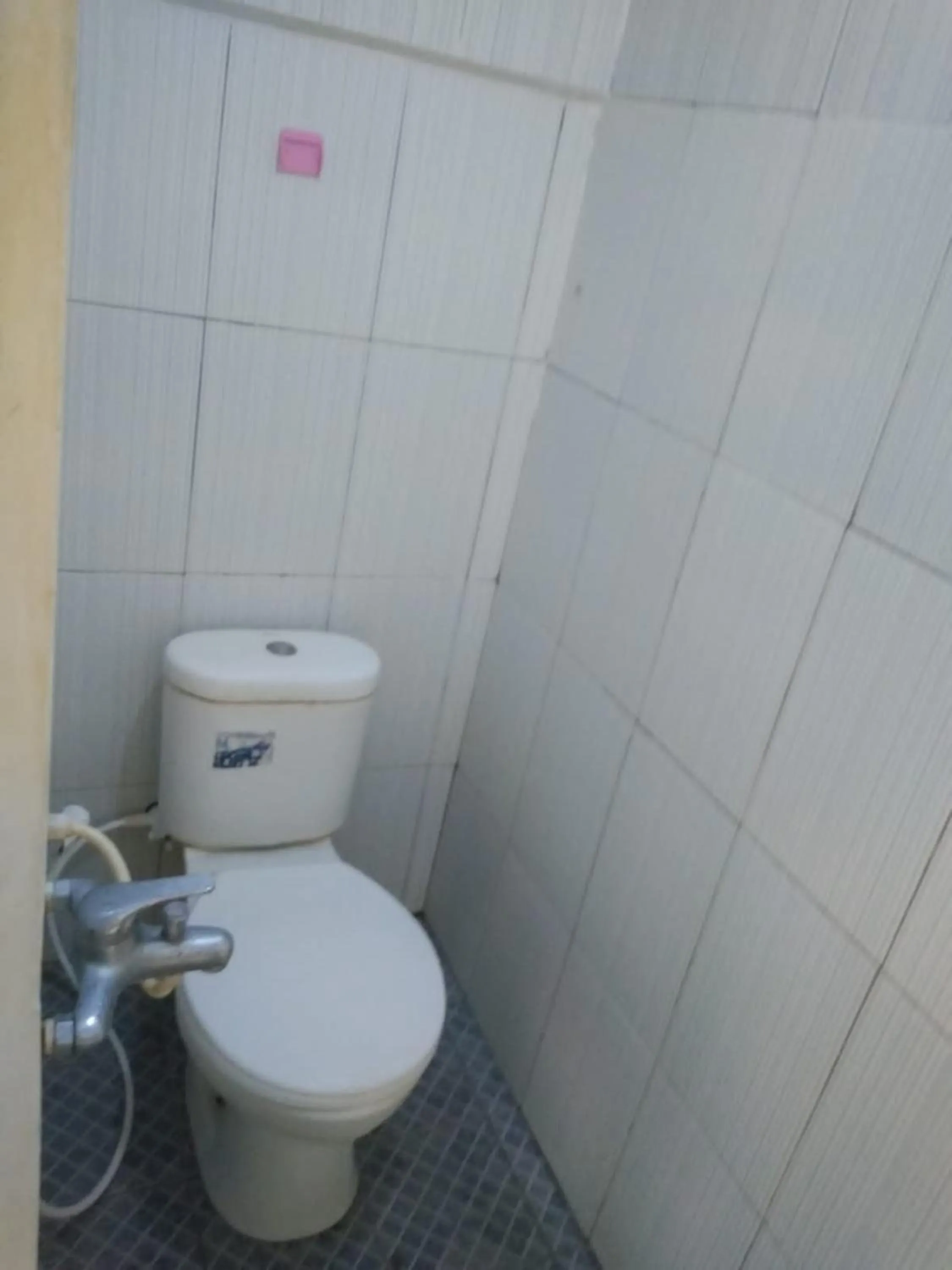 Toilet in Ratu Guesthouse