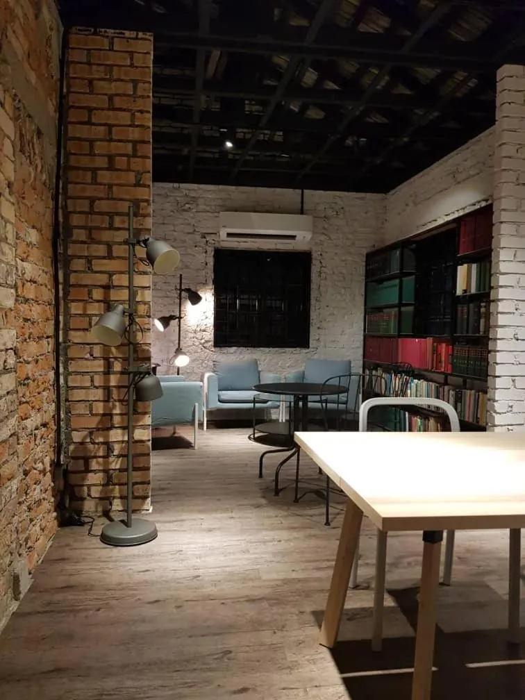 Communal lounge/ TV room in Books & Beds