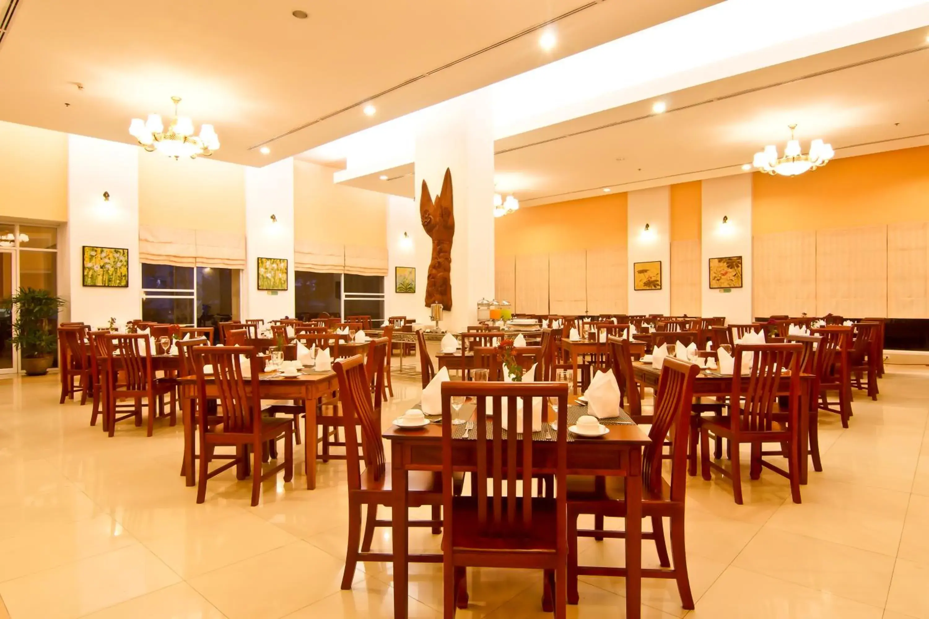 Restaurant/places to eat in Champasak Grand Hotel Restaurant/places to eat in Champasak Grand Hotel