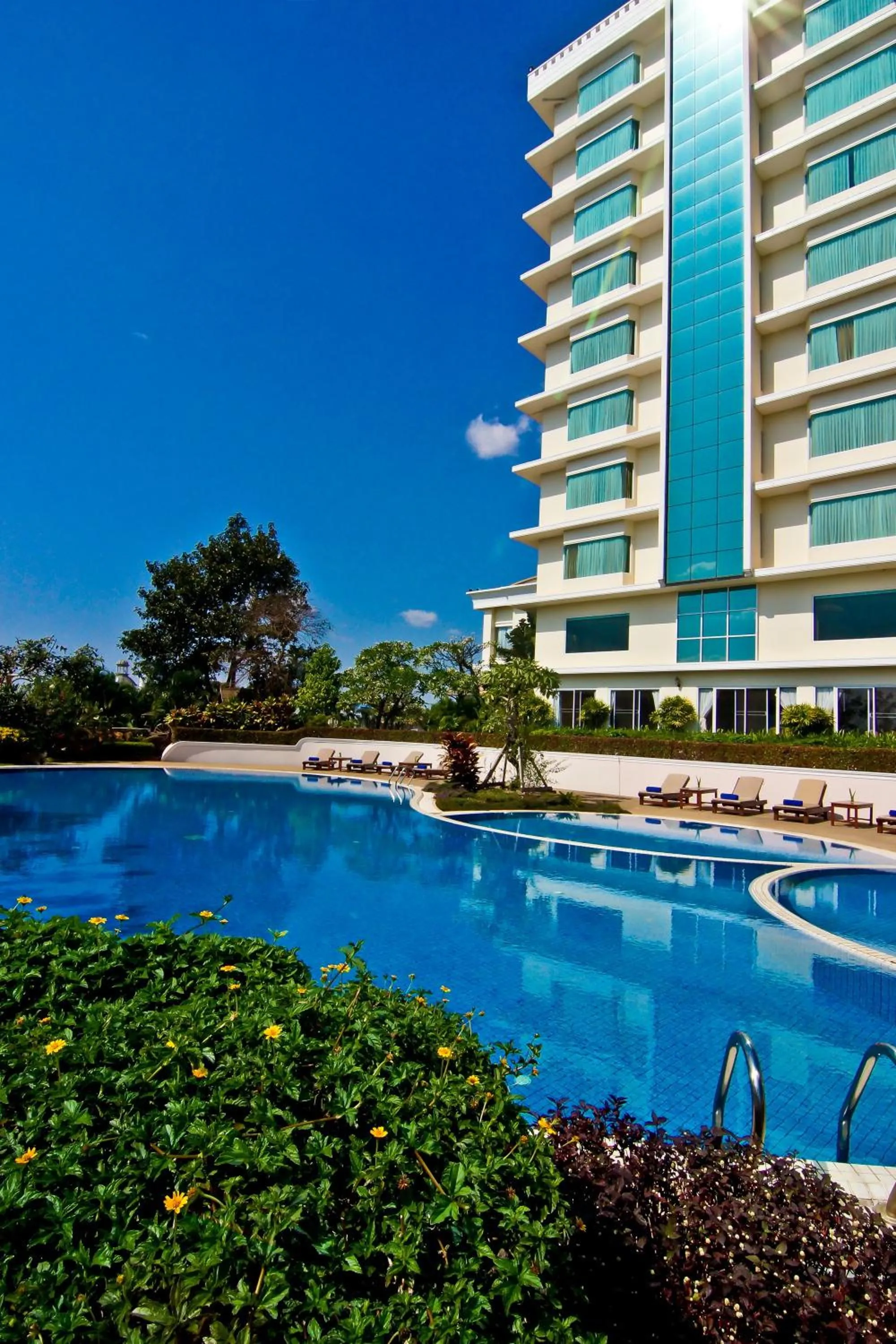 Facade/entrance in Champasak Grand Hotel