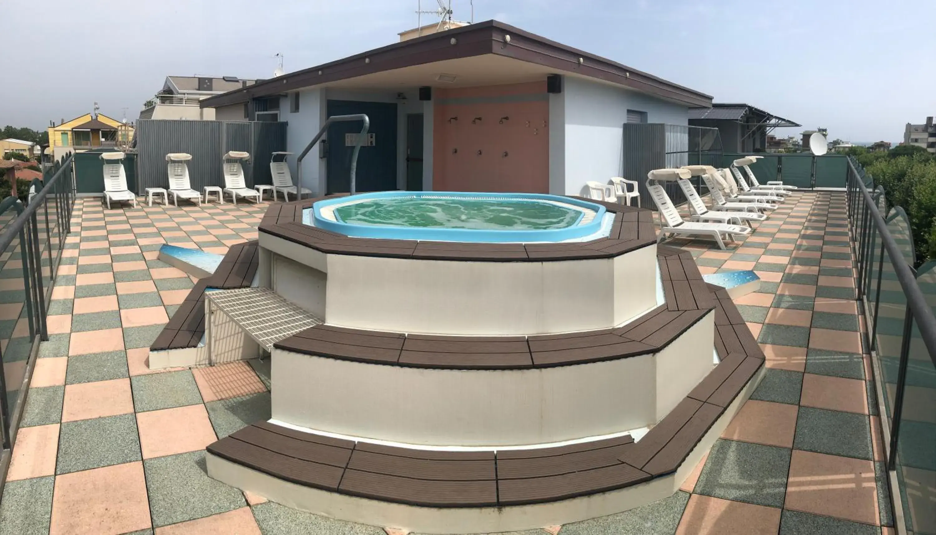 Hot Tub, Swimming Pool in Hotel Wega