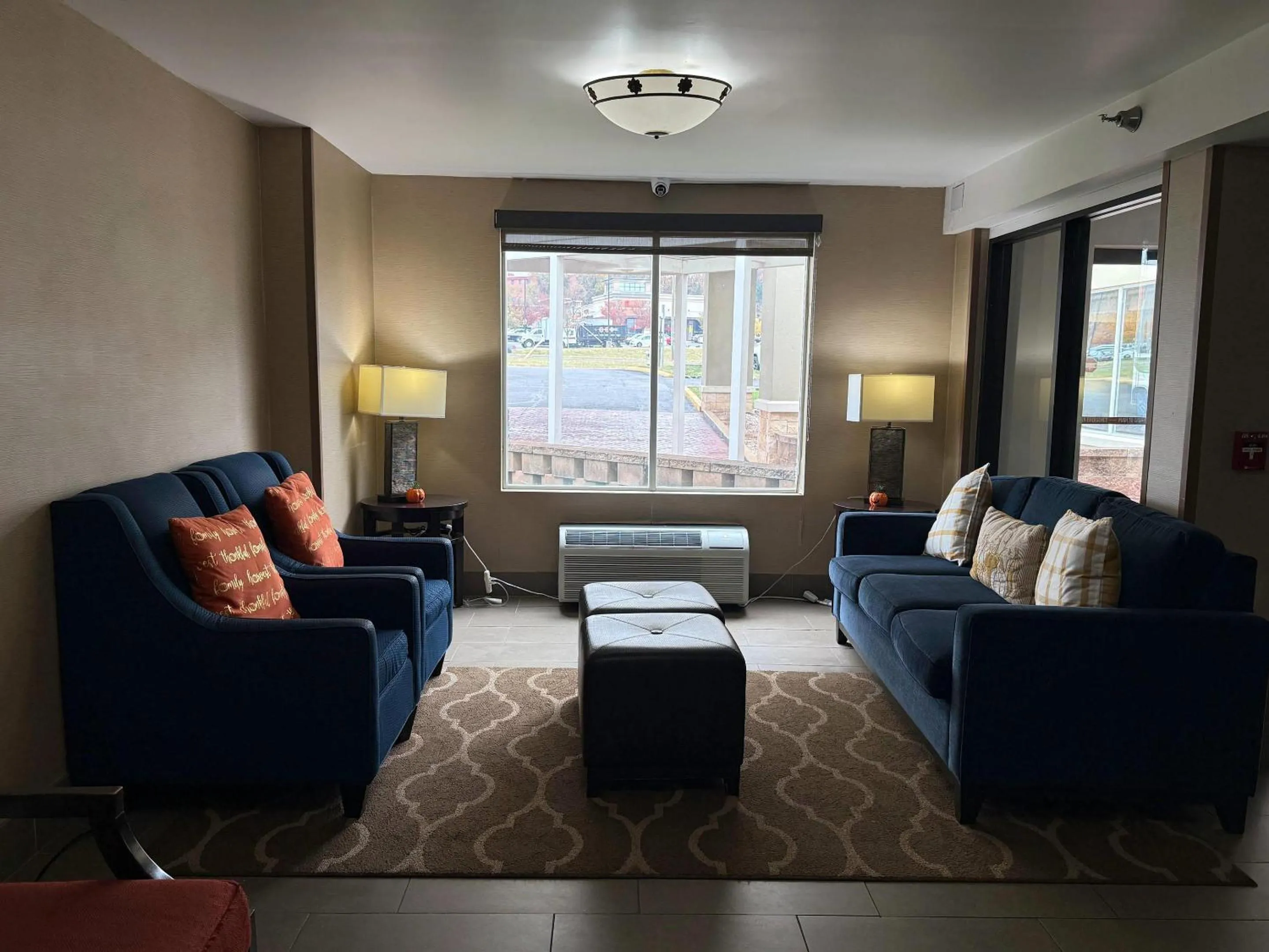 Lobby or reception in Comfort Inn Falls Church - Tysons Corner