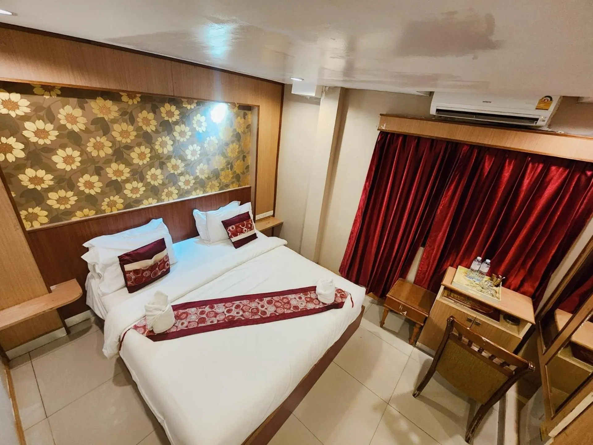 Bed in Star Residency Hotel