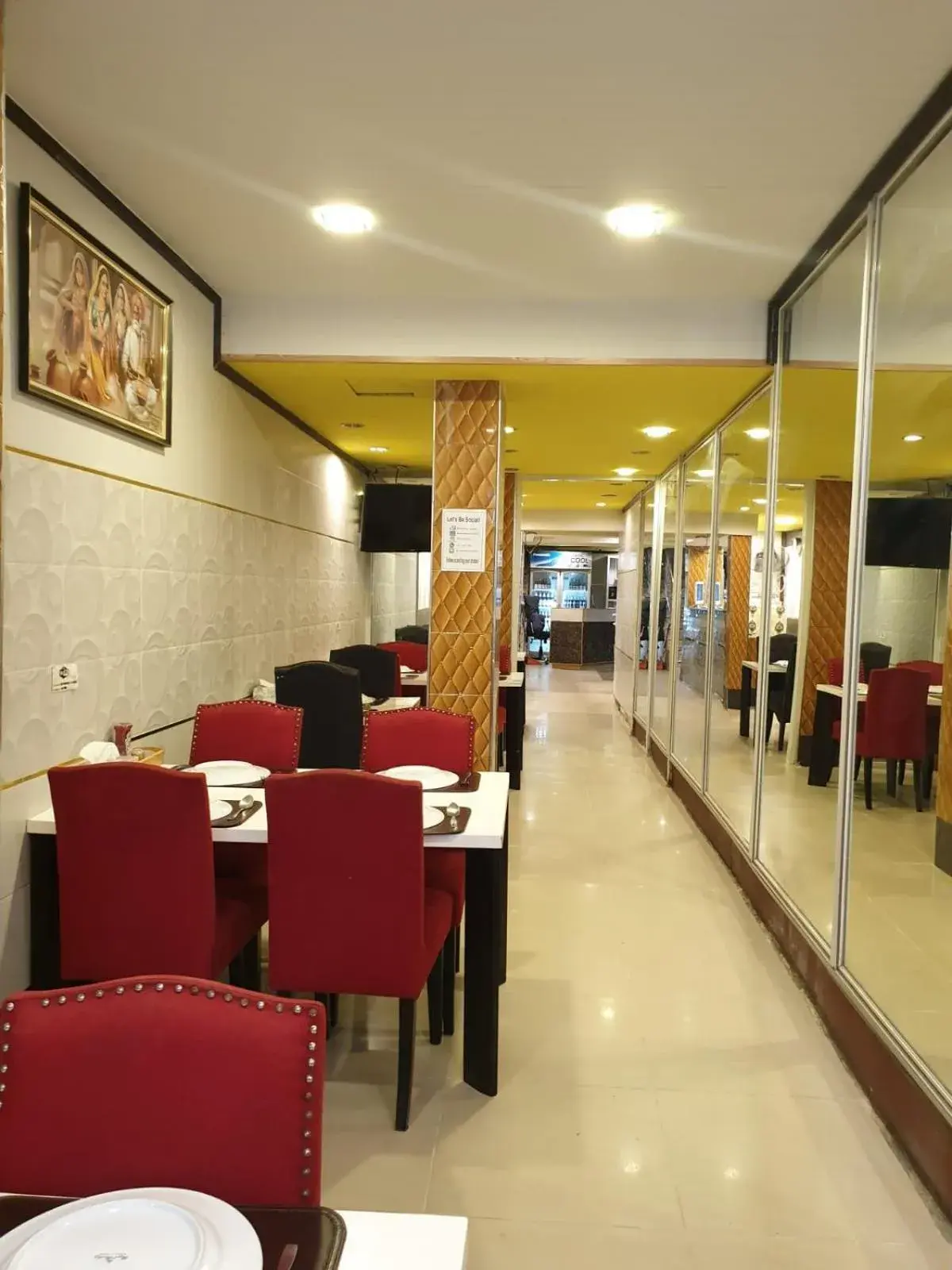 Restaurant/places to eat in Star Residency Hotel Restaurant/places to eat in Star Residency Hotel