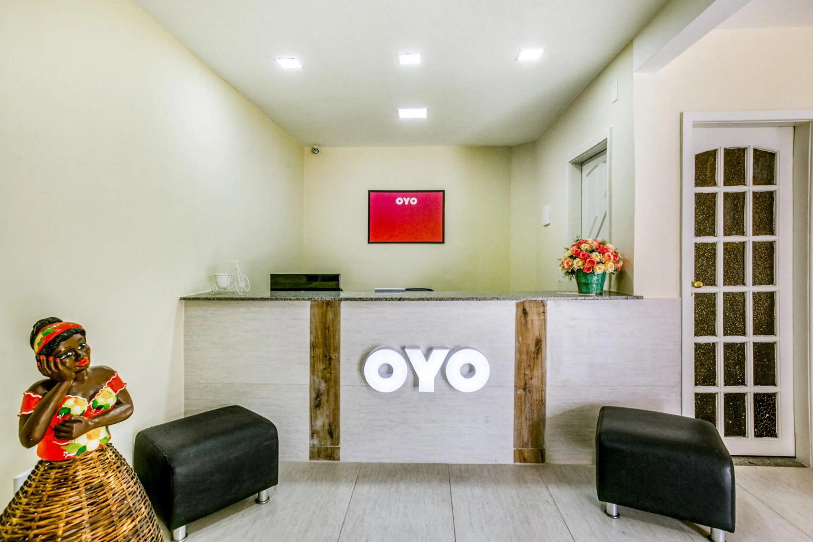 Lobby or reception in OYO Nobs Hotel, São João de Meriti