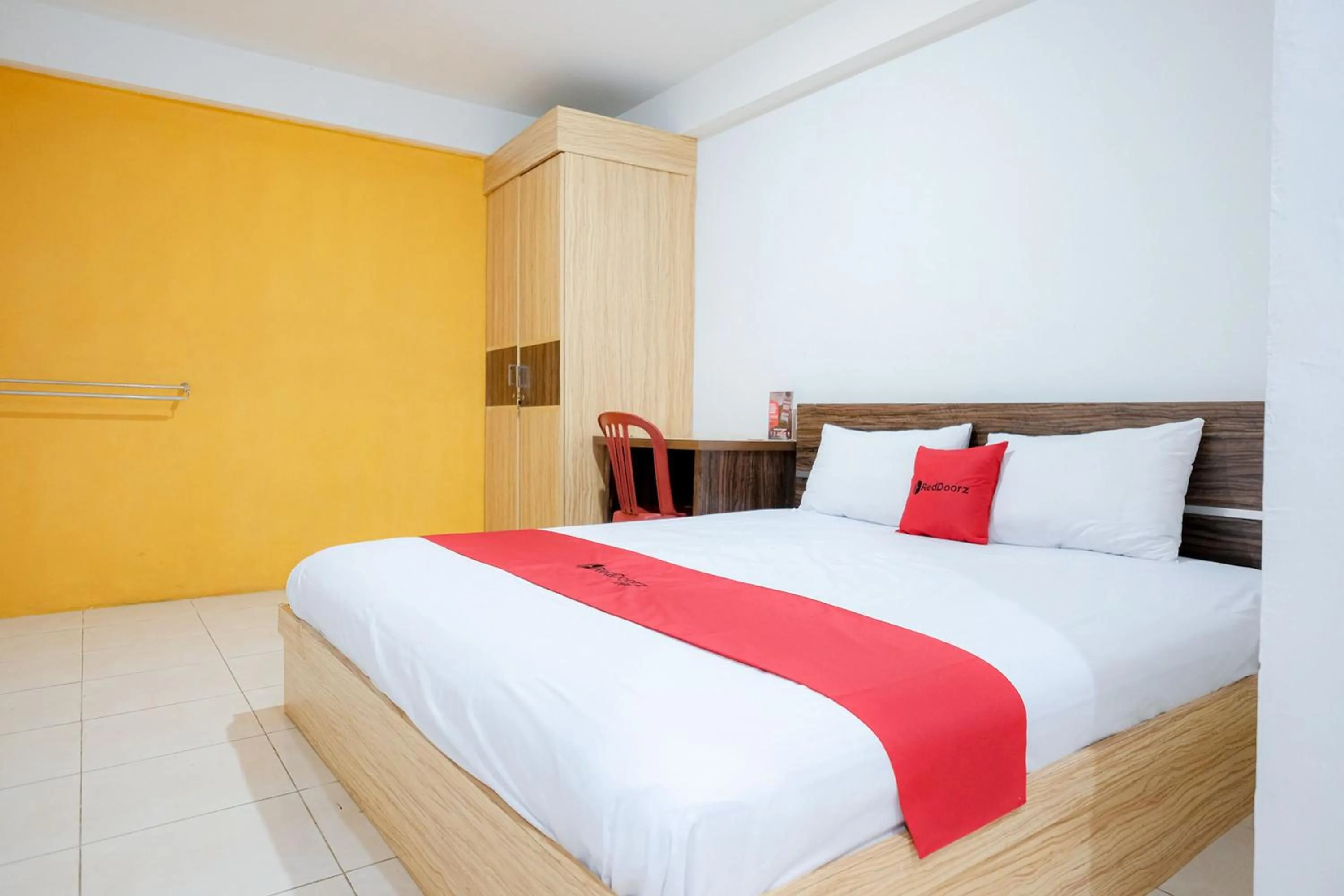 Bedroom, Bed in RedDoorz near Tugu Pers Jambi