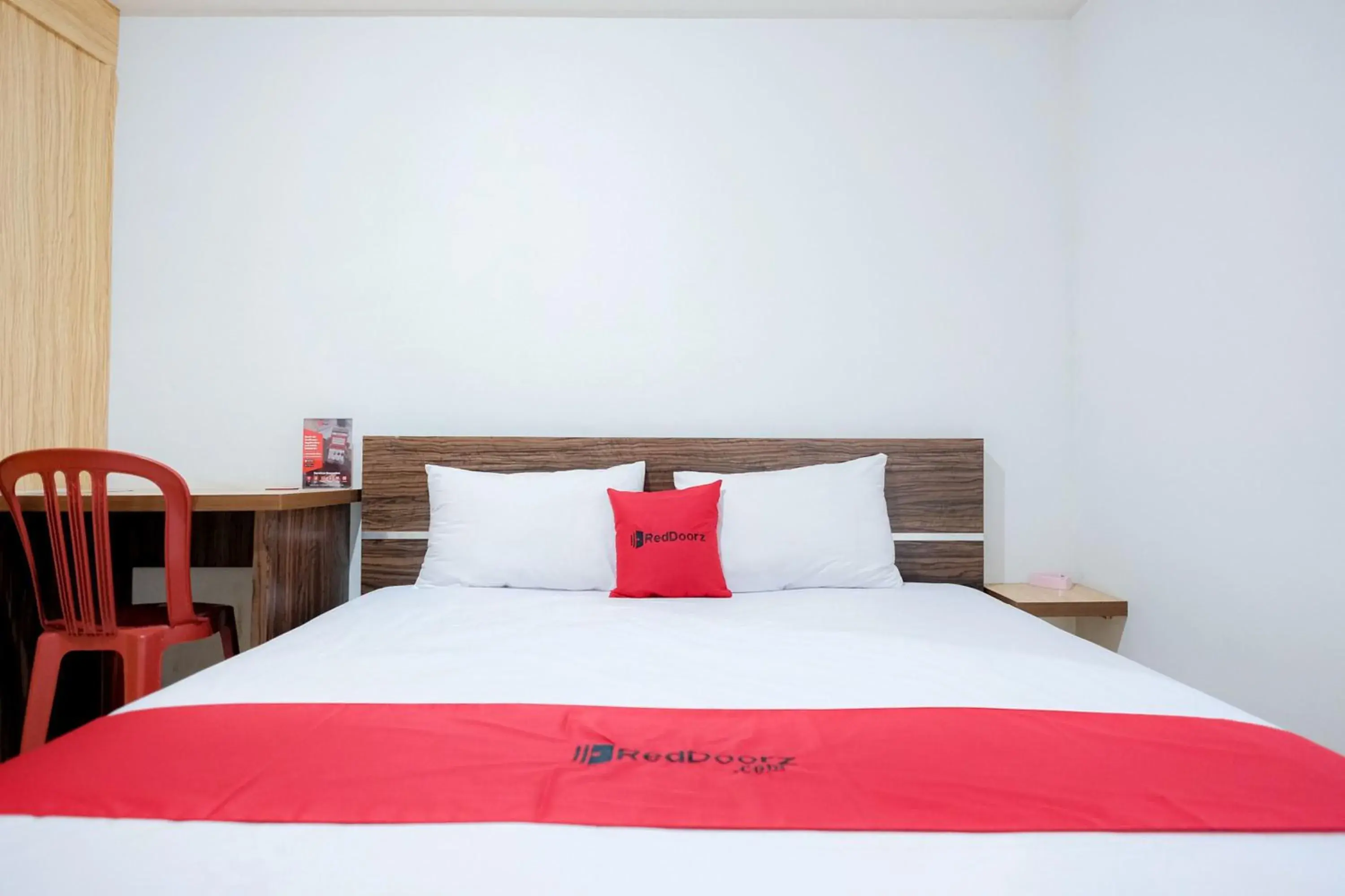 Bedroom, Bed in RedDoorz near Tugu Pers Jambi Bedroom, Bed in RedDoorz near Tugu Pers Jambi