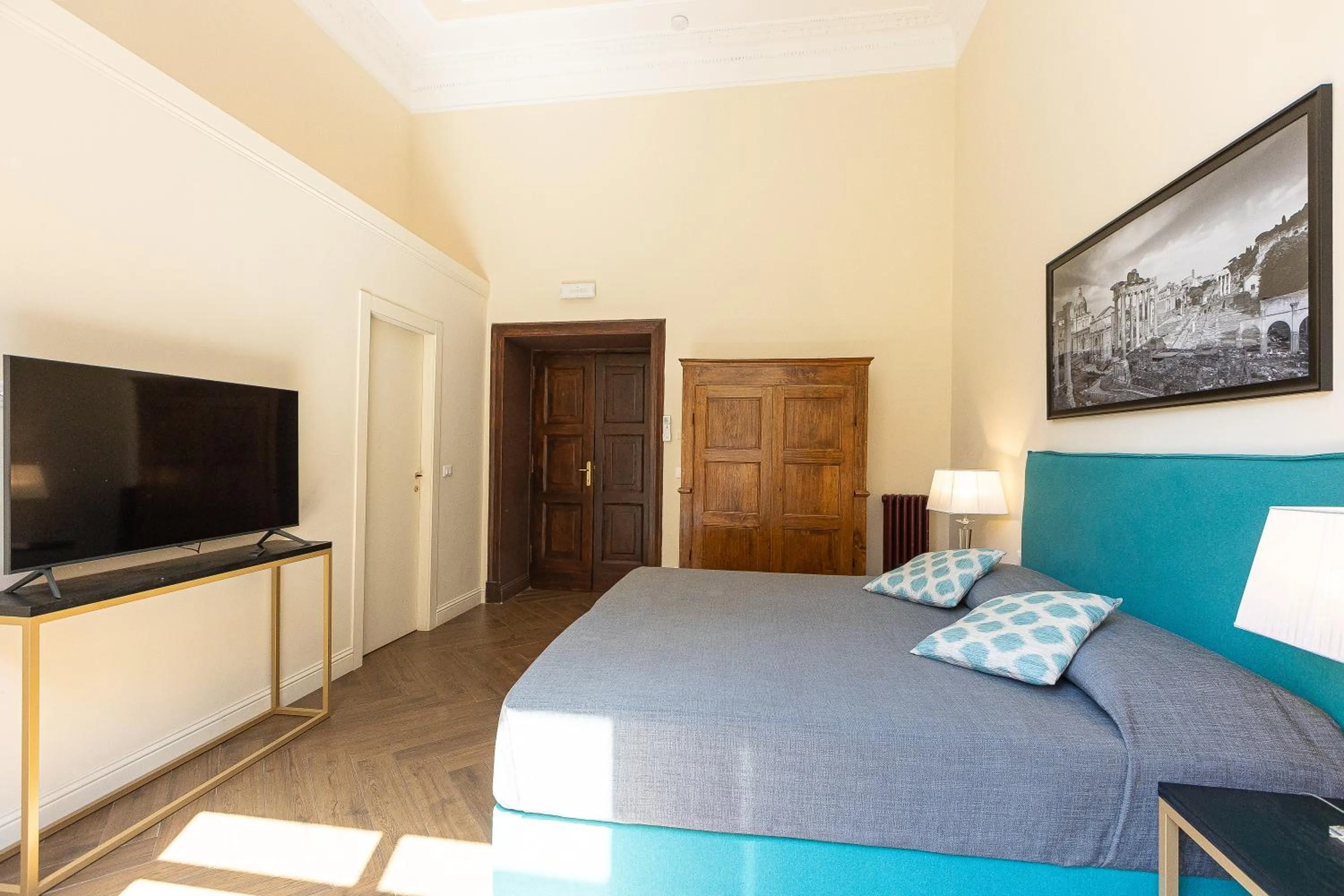 Bed in SPA Apartment Via Barberini