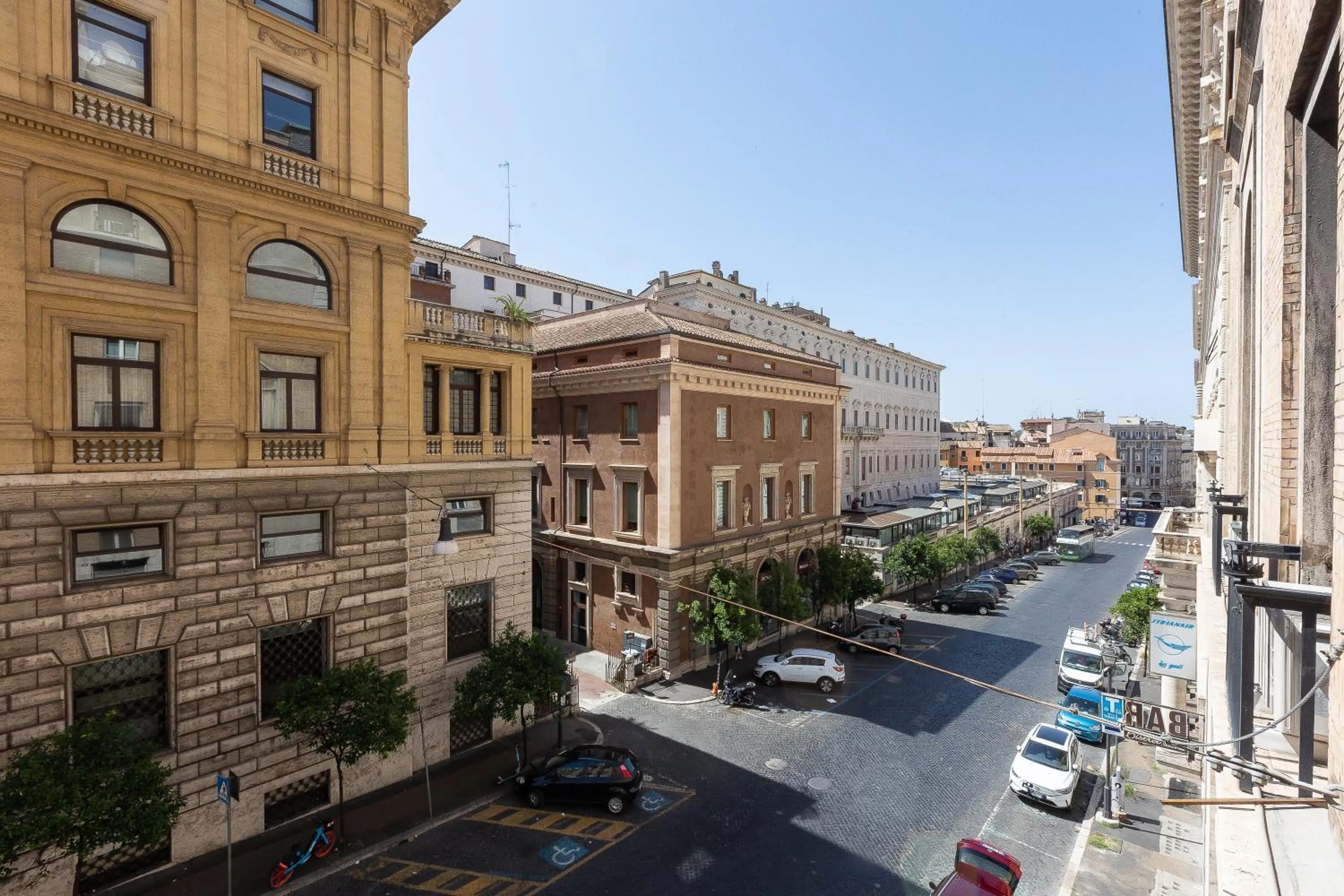 Neighbourhood in SPA Apartment Via Barberini